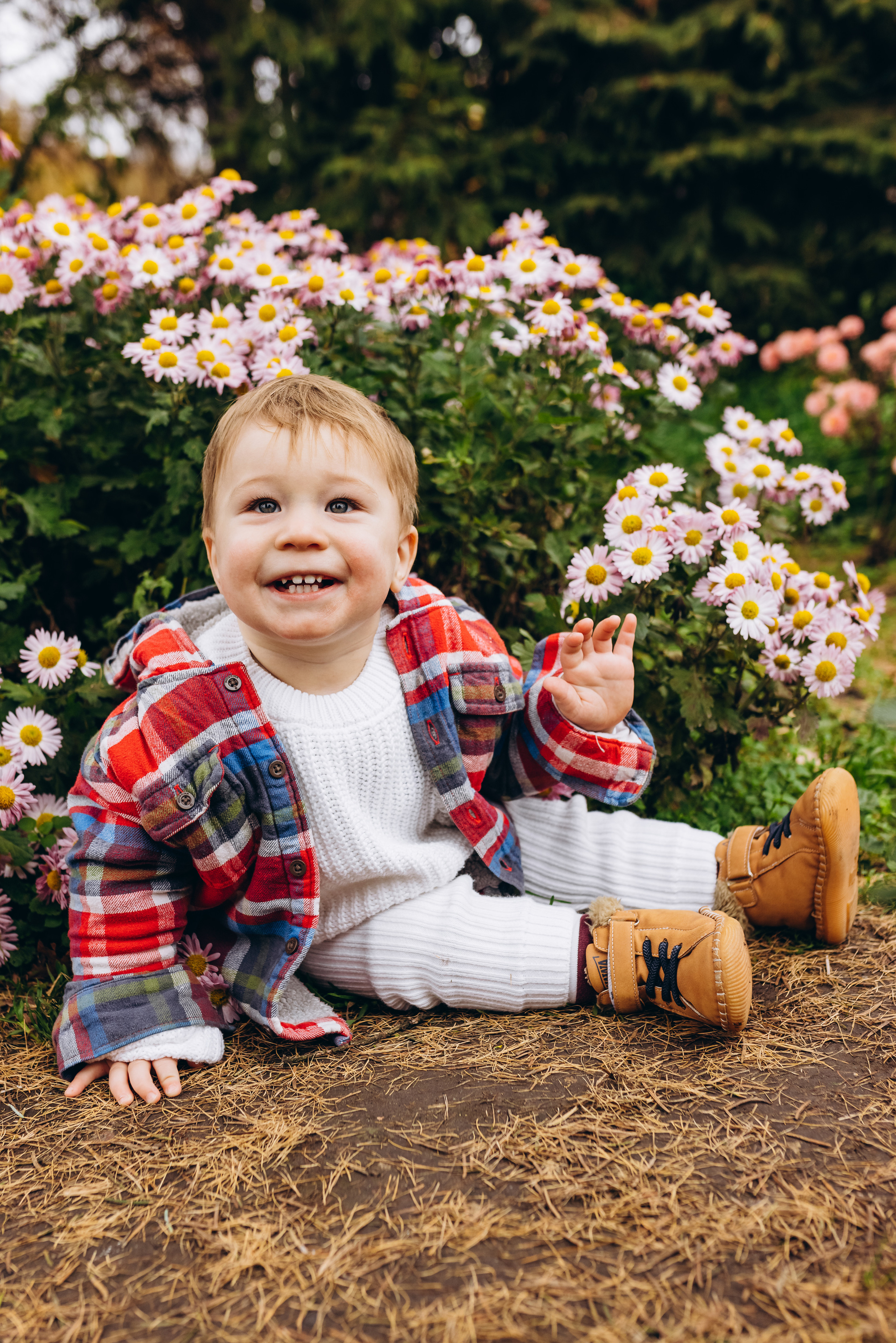 Family walk in the autunm park. Весільний фотограф Київ Осокін Євгеній