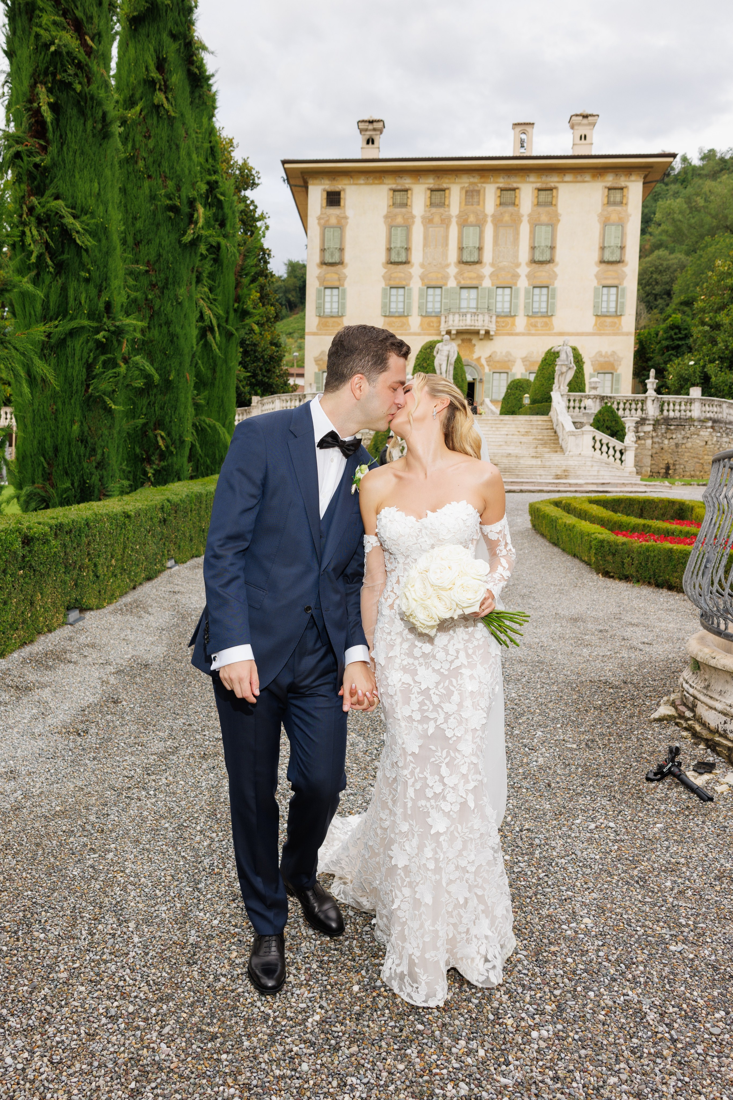 Camilla & Guiseppe (Bergamo, Villa Canton). Wedding photographer Osokin Evgeniy