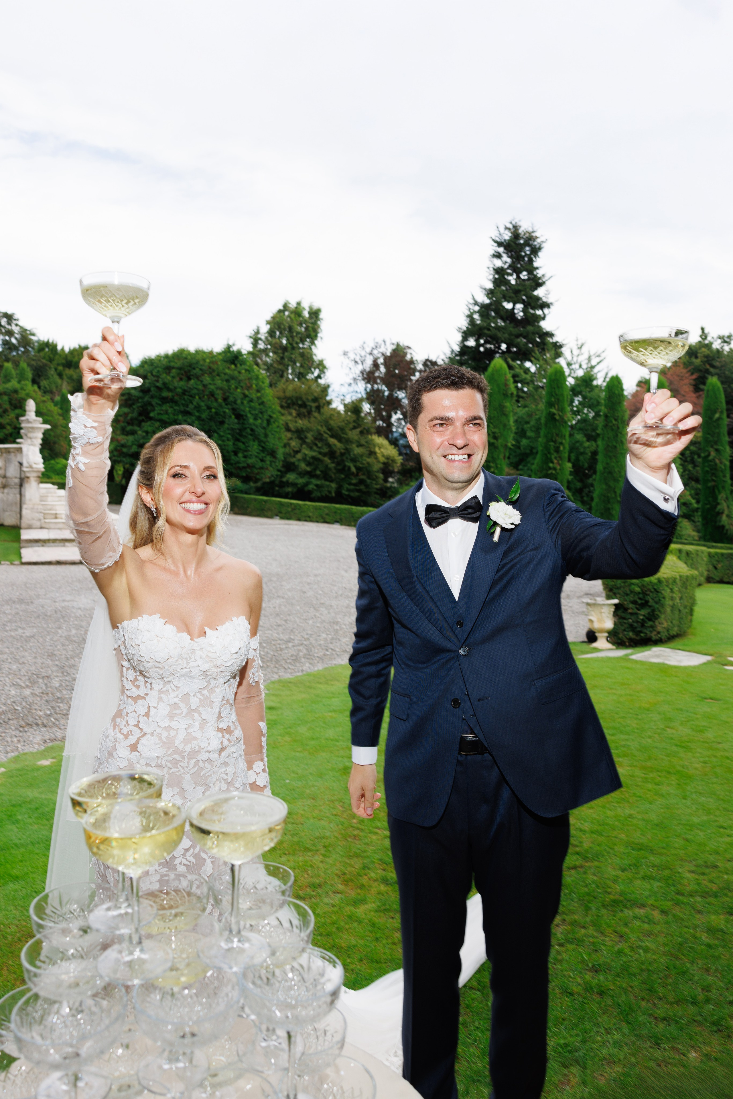 Romantic wedding portraits at Villa Canton, Bergamo, Italy