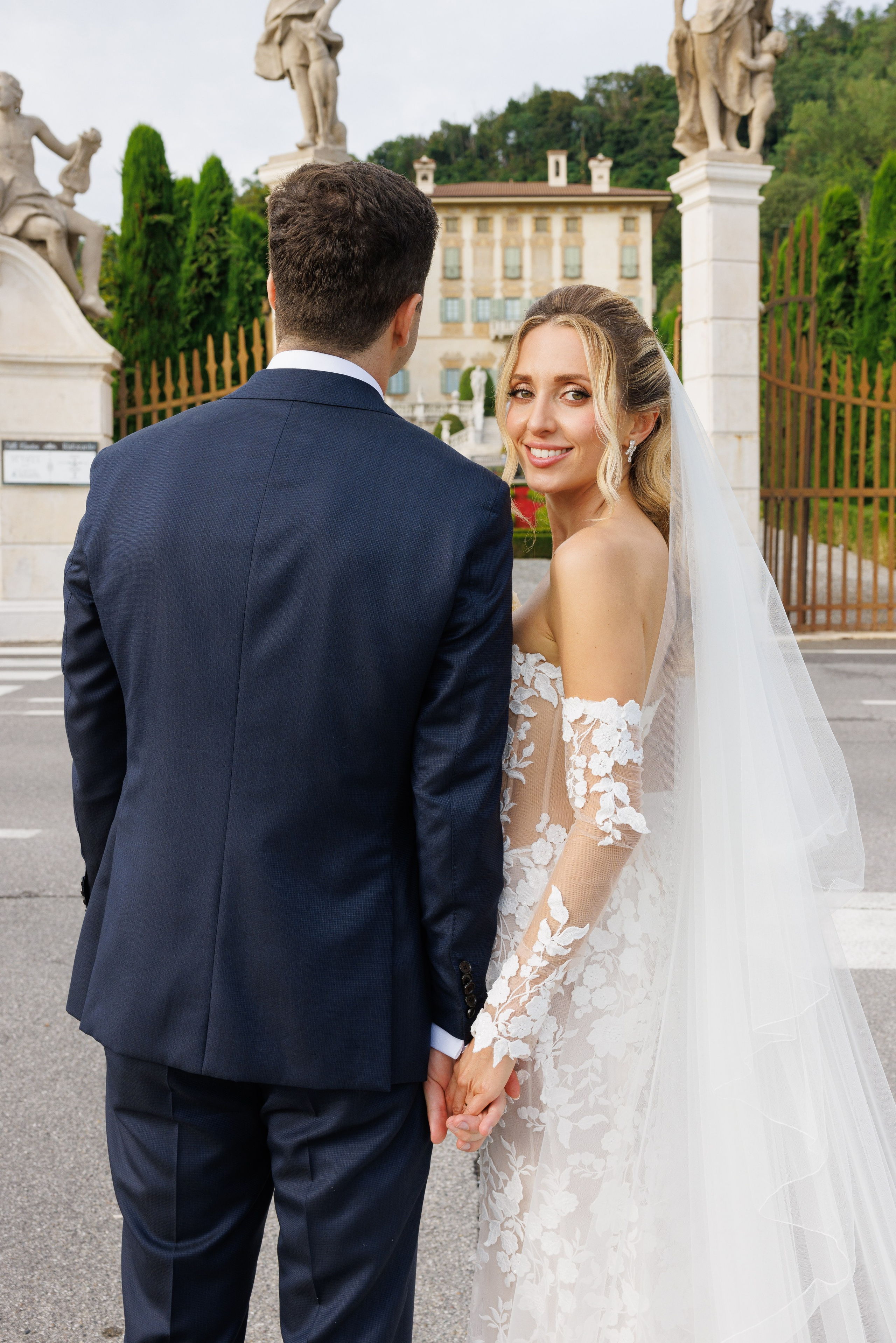 Camilla & Guiseppe (Bergamo, Villa Canton). Wedding photographer Osokin Evgeniy