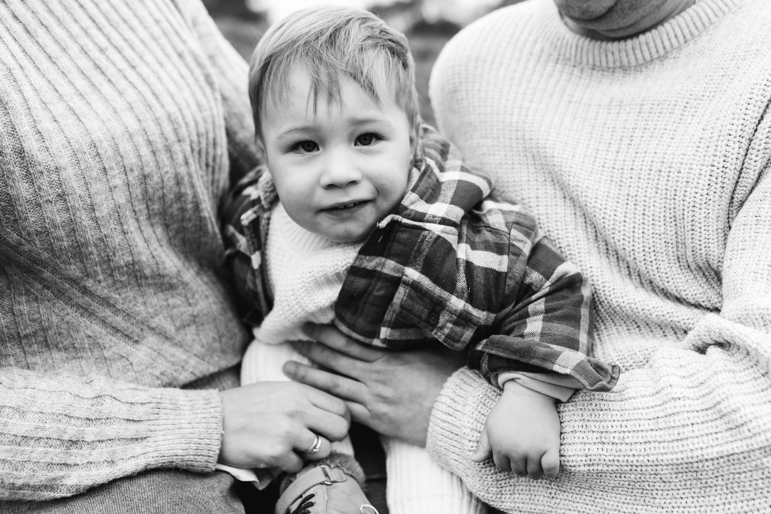 Family walk in the autunm park. Весільний фотограф Київ Осокін Євгеній