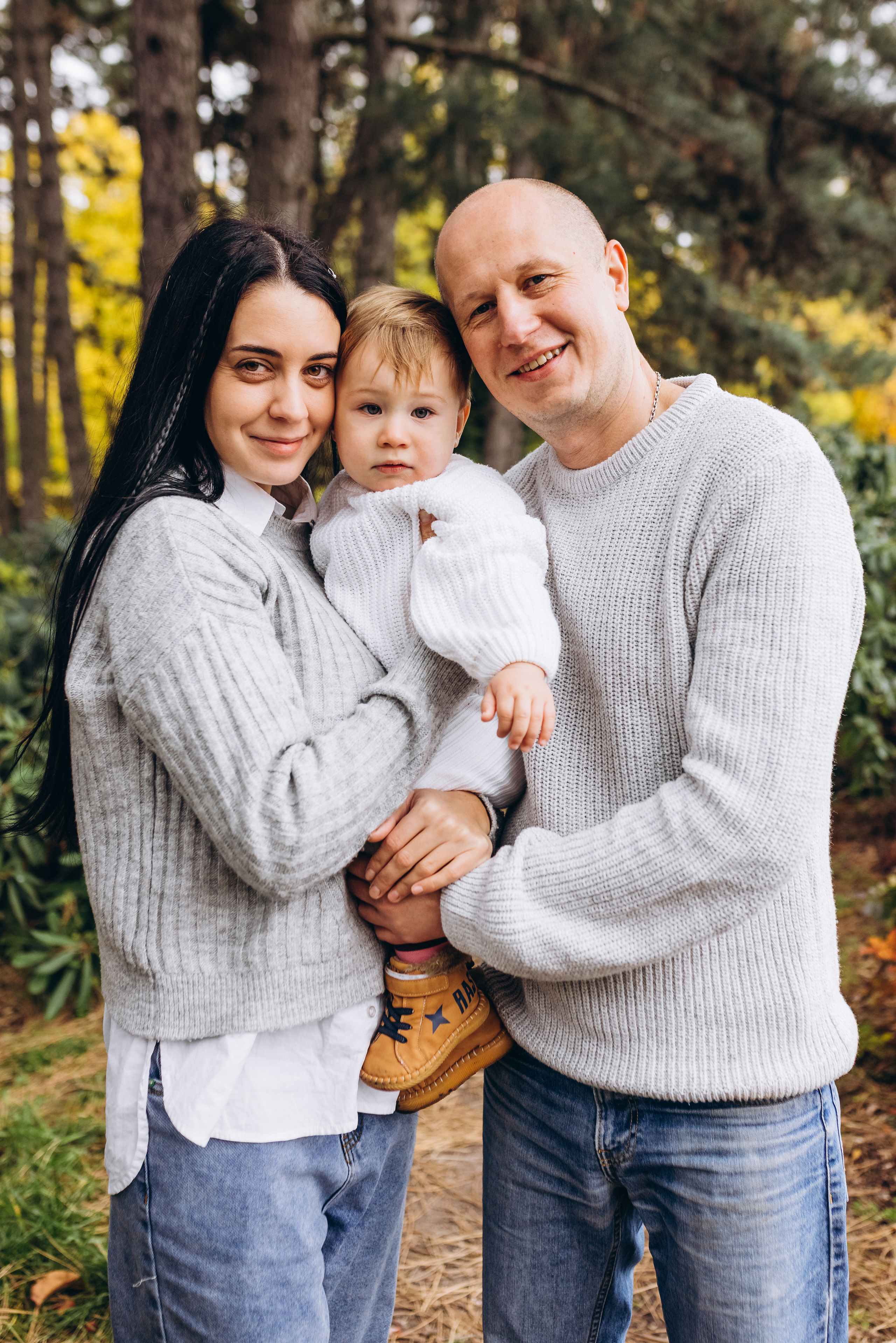 Family walk in the autunm park. Весільний фотограф Київ Осокін Євгеній