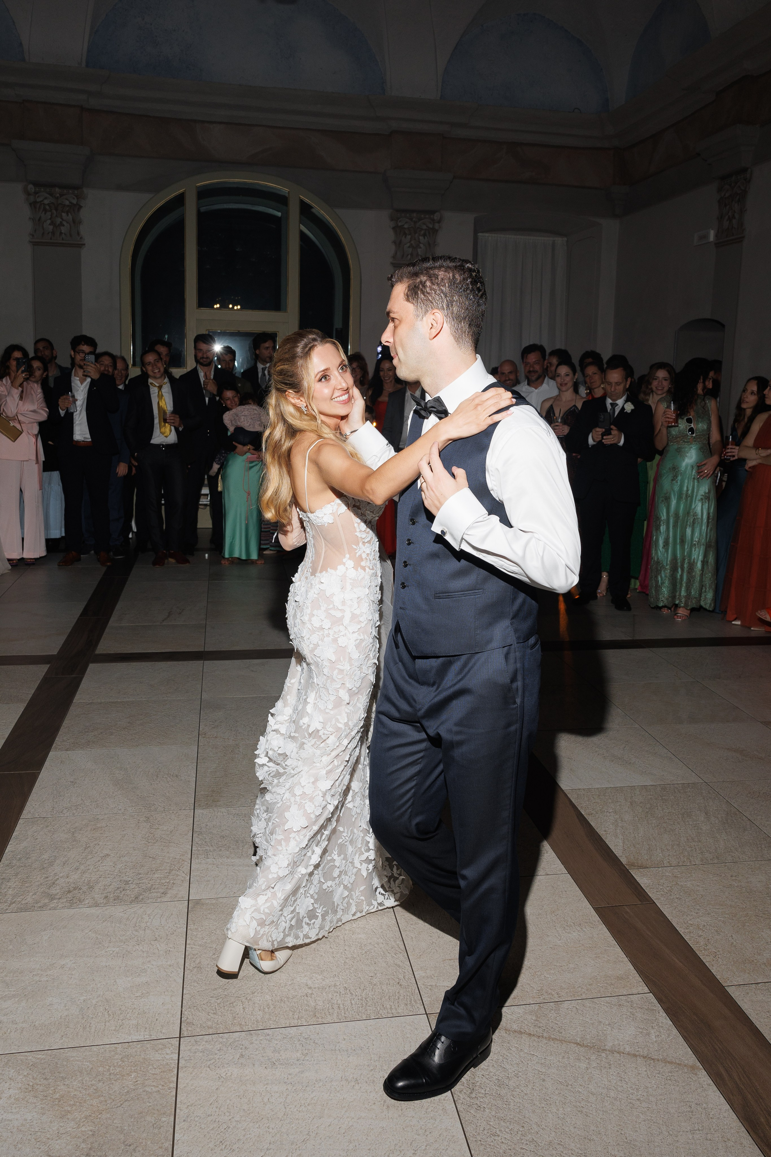 Camilla & Guiseppe (Bergamo, Villa Canton). Wedding photographer Osokin Evgeniy