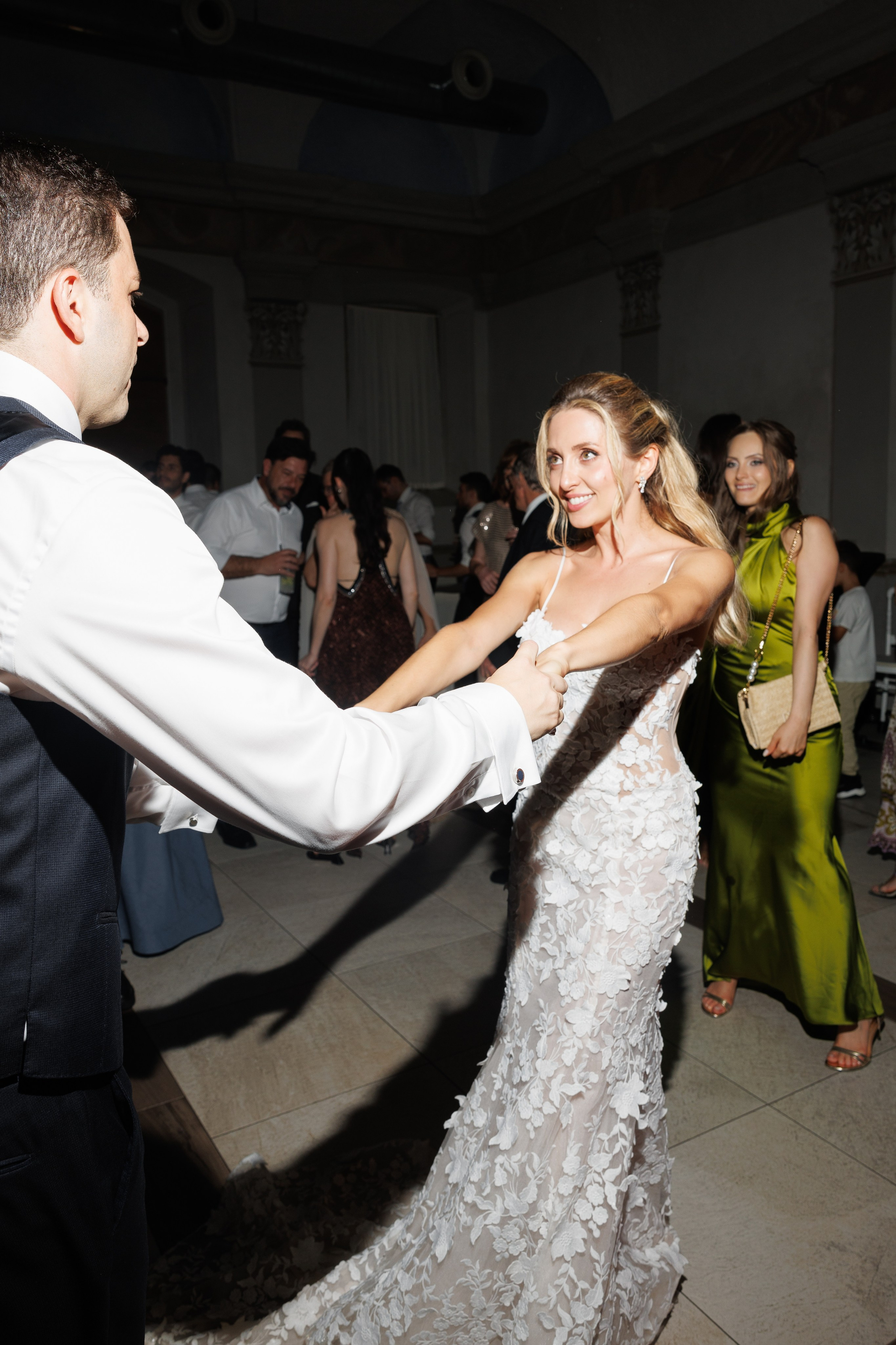 Camilla & Guiseppe (Bergamo, Villa Canton). Wedding photographer Osokin Evgeniy