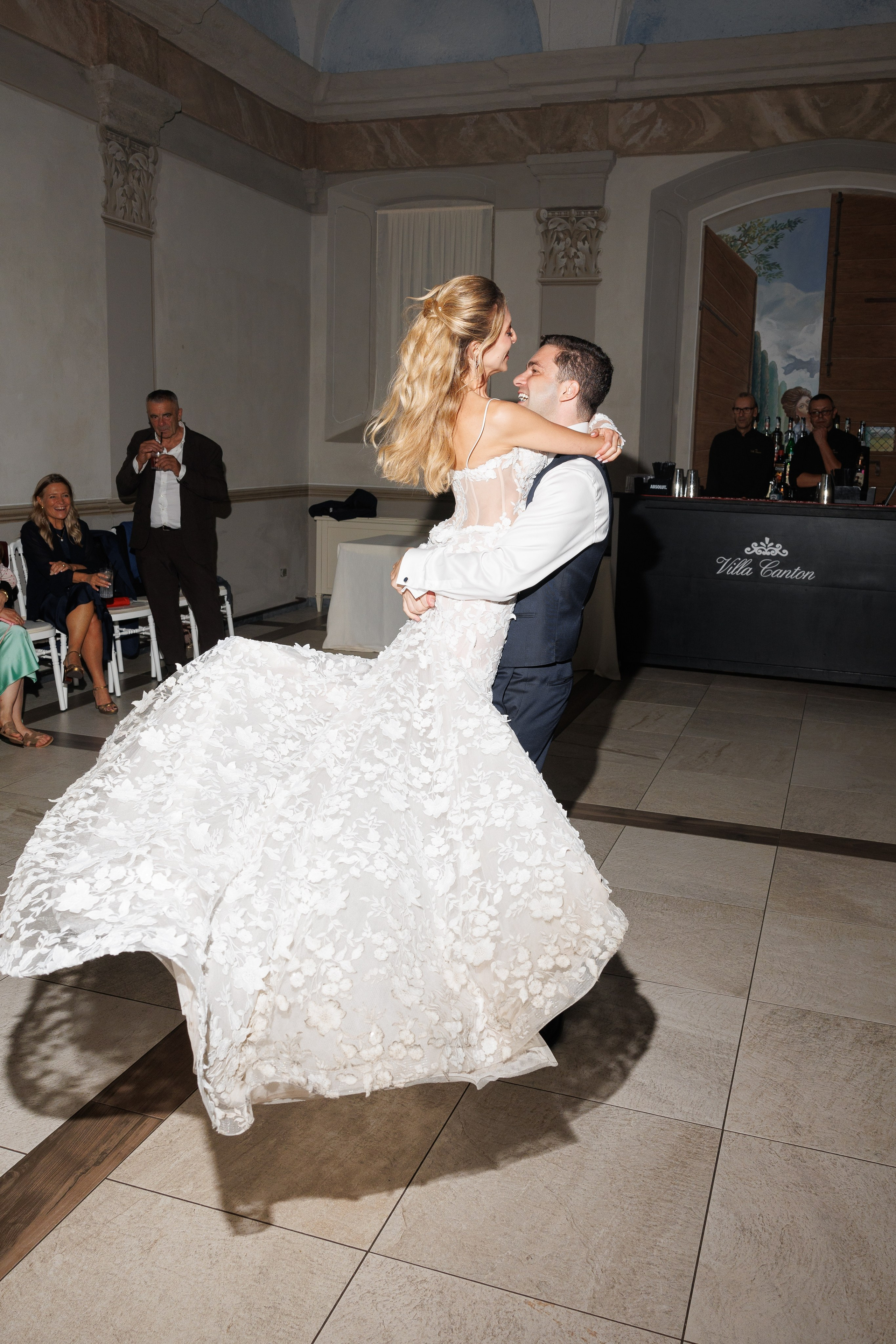 Camilla & Guiseppe (Bergamo, Villa Canton). Wedding photographer Osokin Evgeniy
