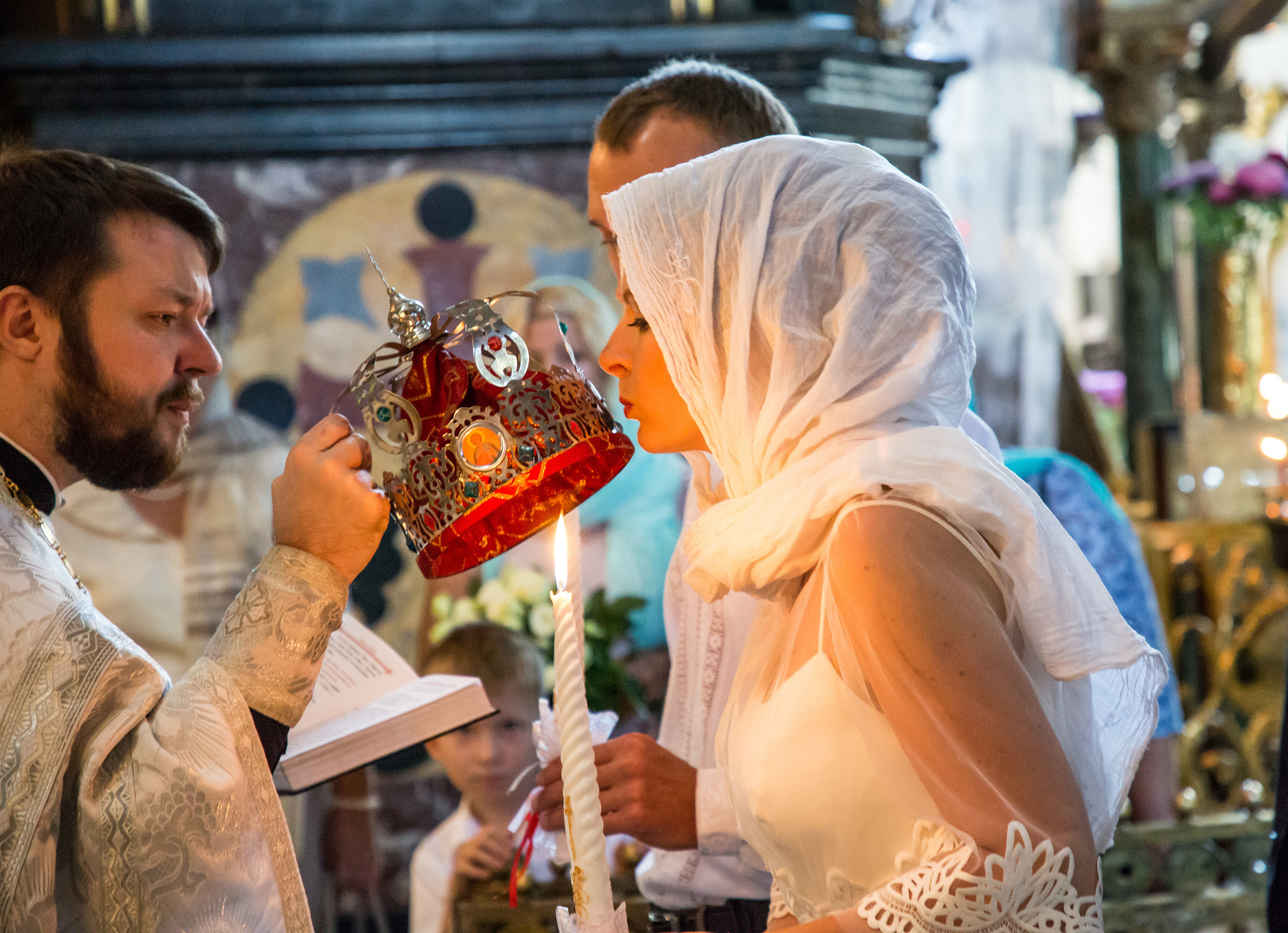 ХРЕЩЕННЯ, ВІНЧАННЯ. Фото і відео Київ Анна Тимошок. Портретна, предметна, сімейна зйомка