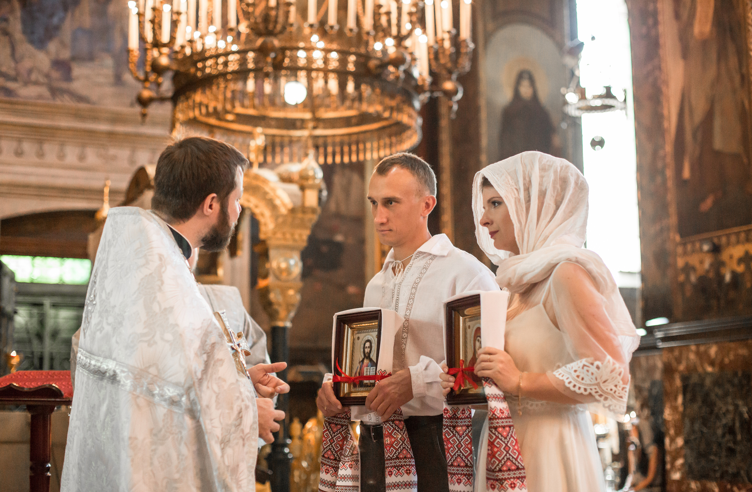 ХРЕЩЕННЯ, ВІНЧАННЯ. Фото і відео Київ Анна Тимошок. Портретна, предметна, сімейна зйомка