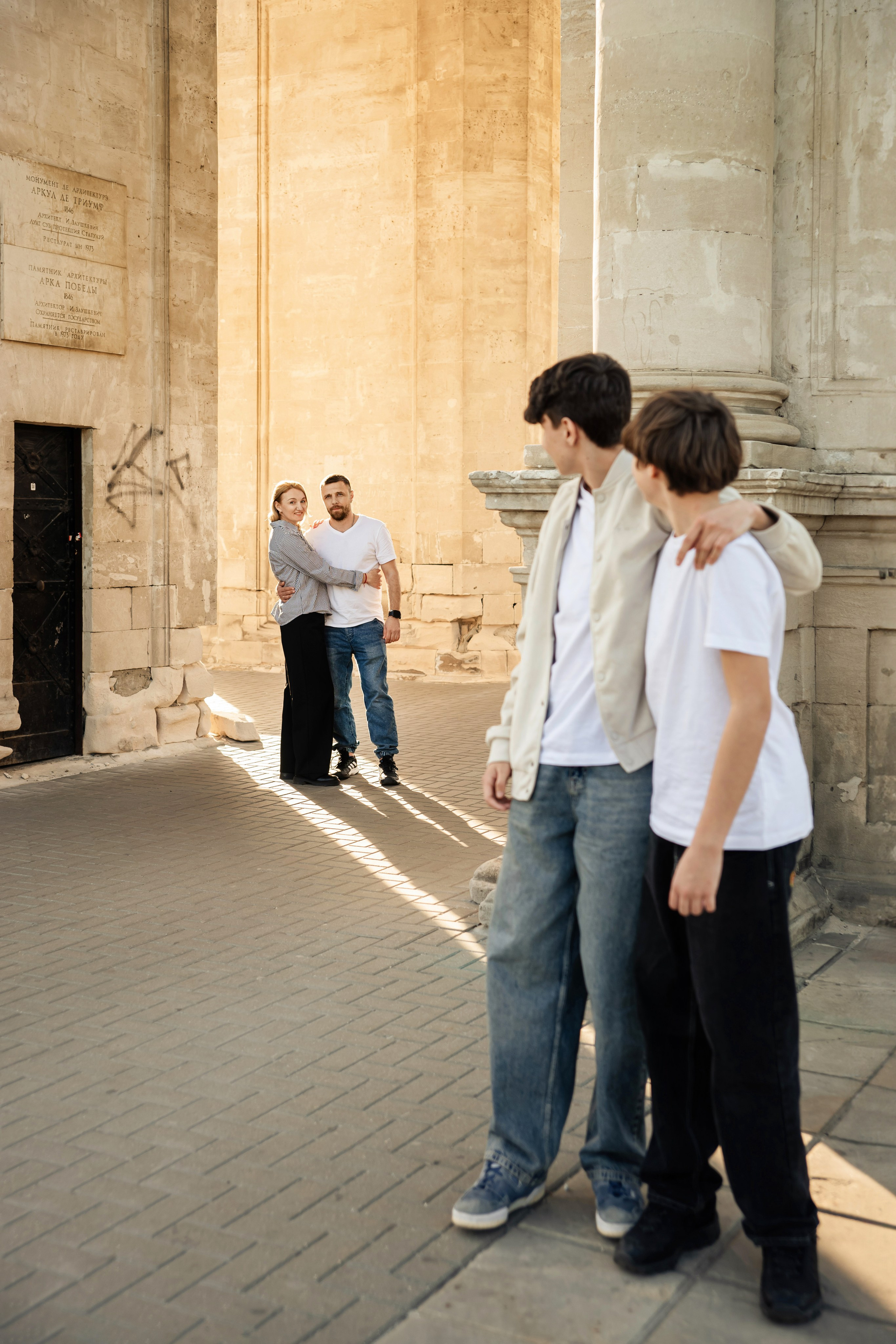 Прогулка в городе. ФОТОГРАФ КИШИНЁВ.ПОРТРЕТ.ИНДИВИДУАЛЬНАЯ ФОТОСЕССИЯ.БИЗНЕС ПОРТРЕТ.СЕМЕЙНАЯ ФОТОСЕССИЯ.БЕРЕМЕННОСТЬ.КРЕЩЕНИЕ.МОЛДОВА, КИШИНЁВ