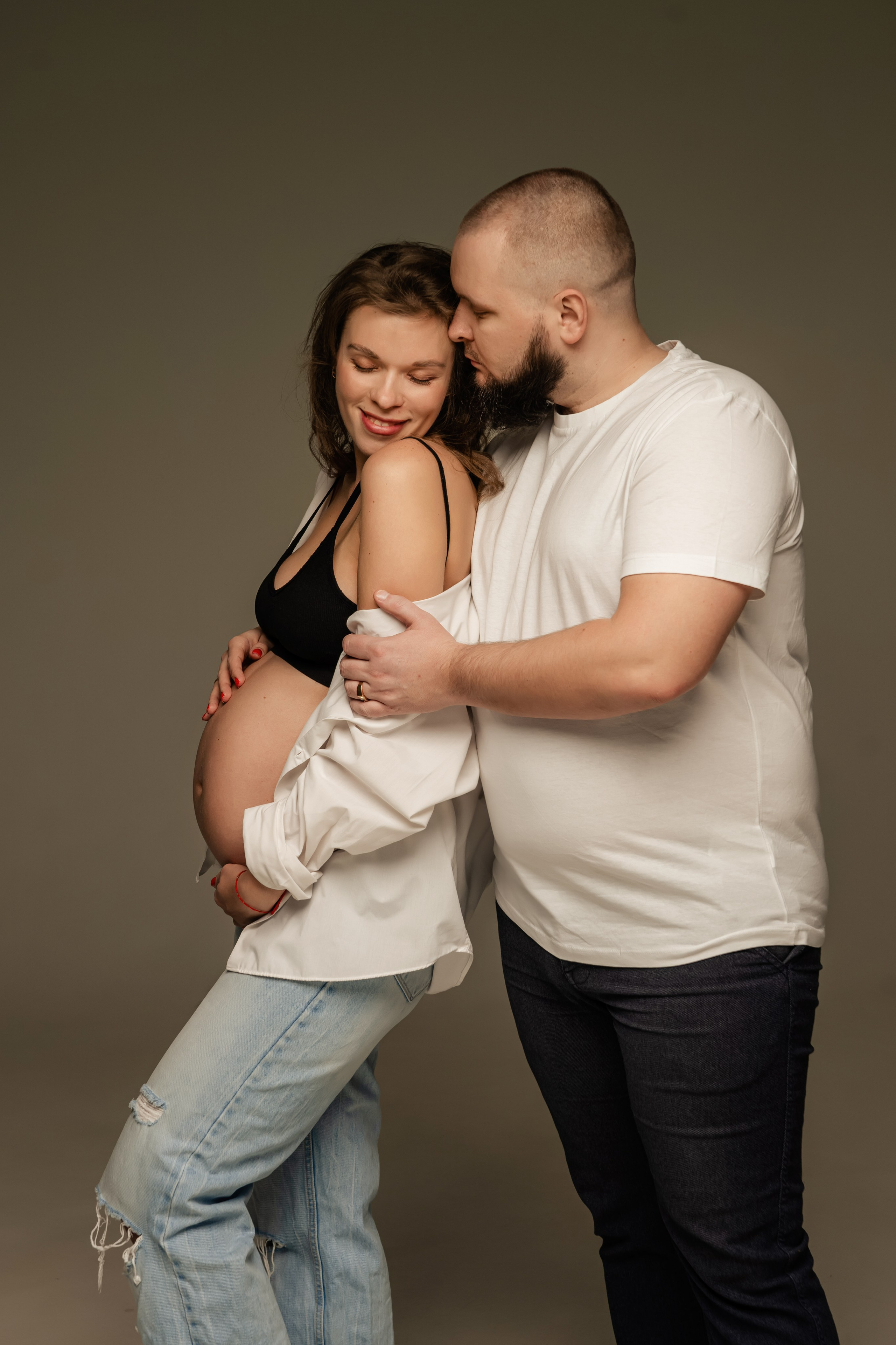 Беременность в студии. ФОТОГРАФ КИШИНЁВ.ПОРТРЕТ.ИНДИВИДУАЛЬНАЯ ФОТОСЕССИЯ.БИЗНЕС ПОРТРЕТ.СЕМЕЙНАЯ ФОТОСЕССИЯ.БЕРЕМЕННОСТЬ.КРЕЩЕНИЕ.МОЛДОВА, КИШИНЁВ