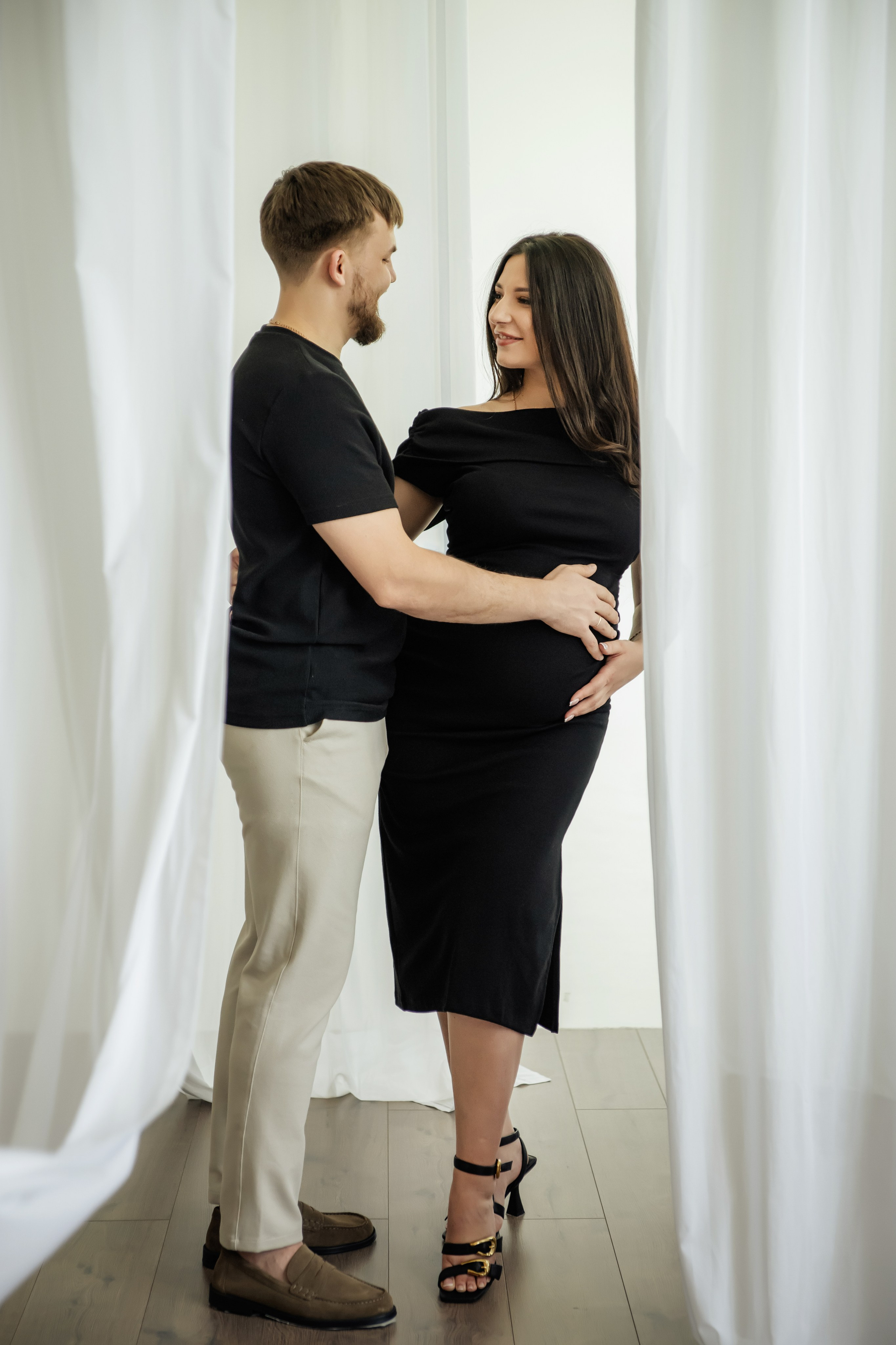 Беременность в студии. ФОТОГРАФ КИШИНЁВ.ПОРТРЕТ.ИНДИВИДУАЛЬНАЯ ФОТОСЕССИЯ.БИЗНЕС ПОРТРЕТ.СЕМЕЙНАЯ ФОТОСЕССИЯ.БЕРЕМЕННОСТЬ.КРЕЩЕНИЕ.МОЛДОВА, КИШИНЁВ