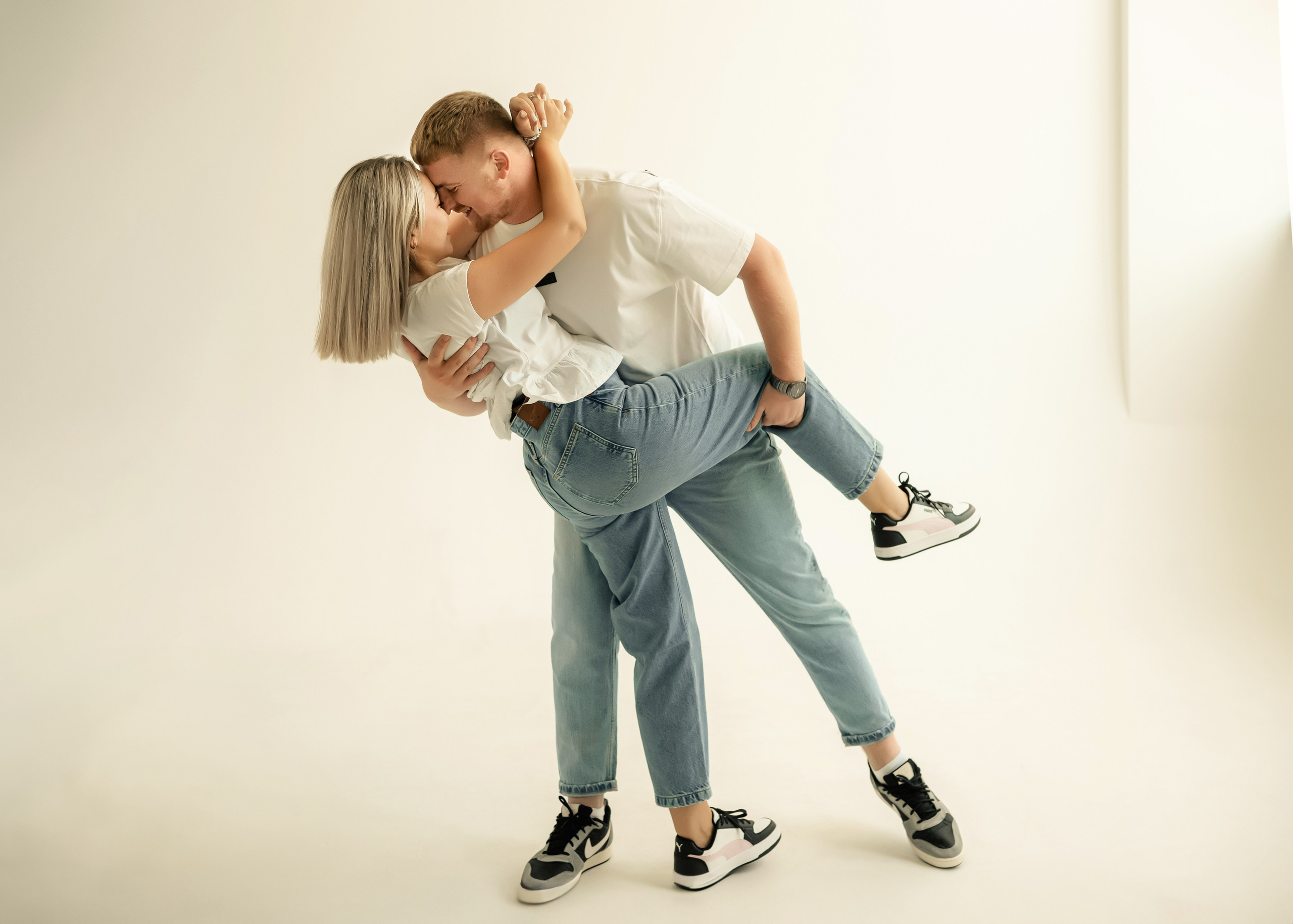 Ваня и Карина. ФОТОГРАФ КИШИНЁВ.ПОРТРЕТ.ИНДИВИДУАЛЬНАЯ ФОТОСЕССИЯ.БИЗНЕС ПОРТРЕТ.СЕМЕЙНАЯ ФОТОСЕССИЯ.БЕРЕМЕННОСТЬ.КРЕЩЕНИЕ.МОЛДОВА, КИШИНЁВ