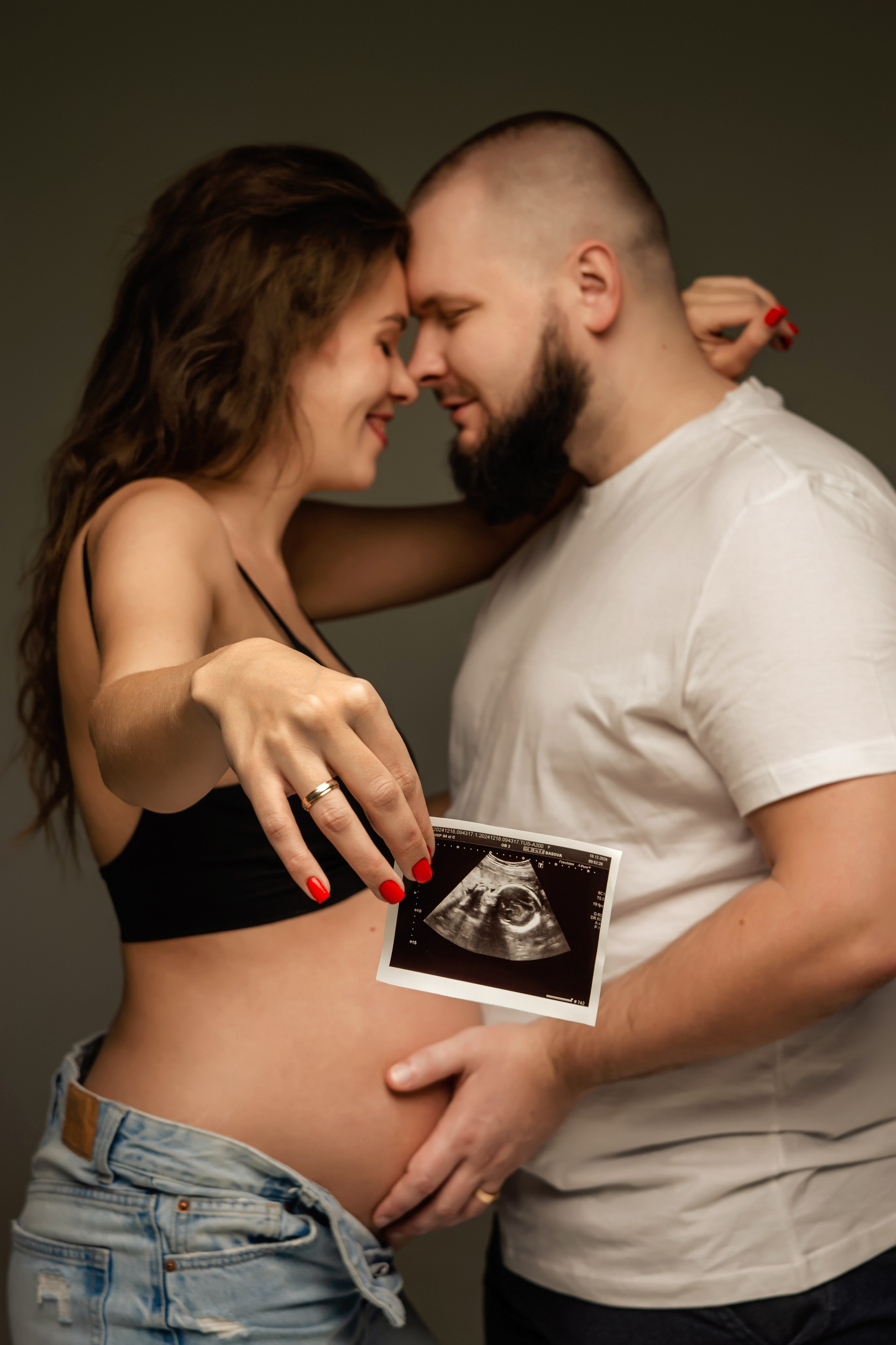 Беременность в студии. ФОТОГРАФ КИШИНЁВ.ПОРТРЕТ.ИНДИВИДУАЛЬНАЯ ФОТОСЕССИЯ.БИЗНЕС ПОРТРЕТ.СЕМЕЙНАЯ ФОТОСЕССИЯ.БЕРЕМЕННОСТЬ.КРЕЩЕНИЕ.МОЛДОВА, КИШИНЁВ