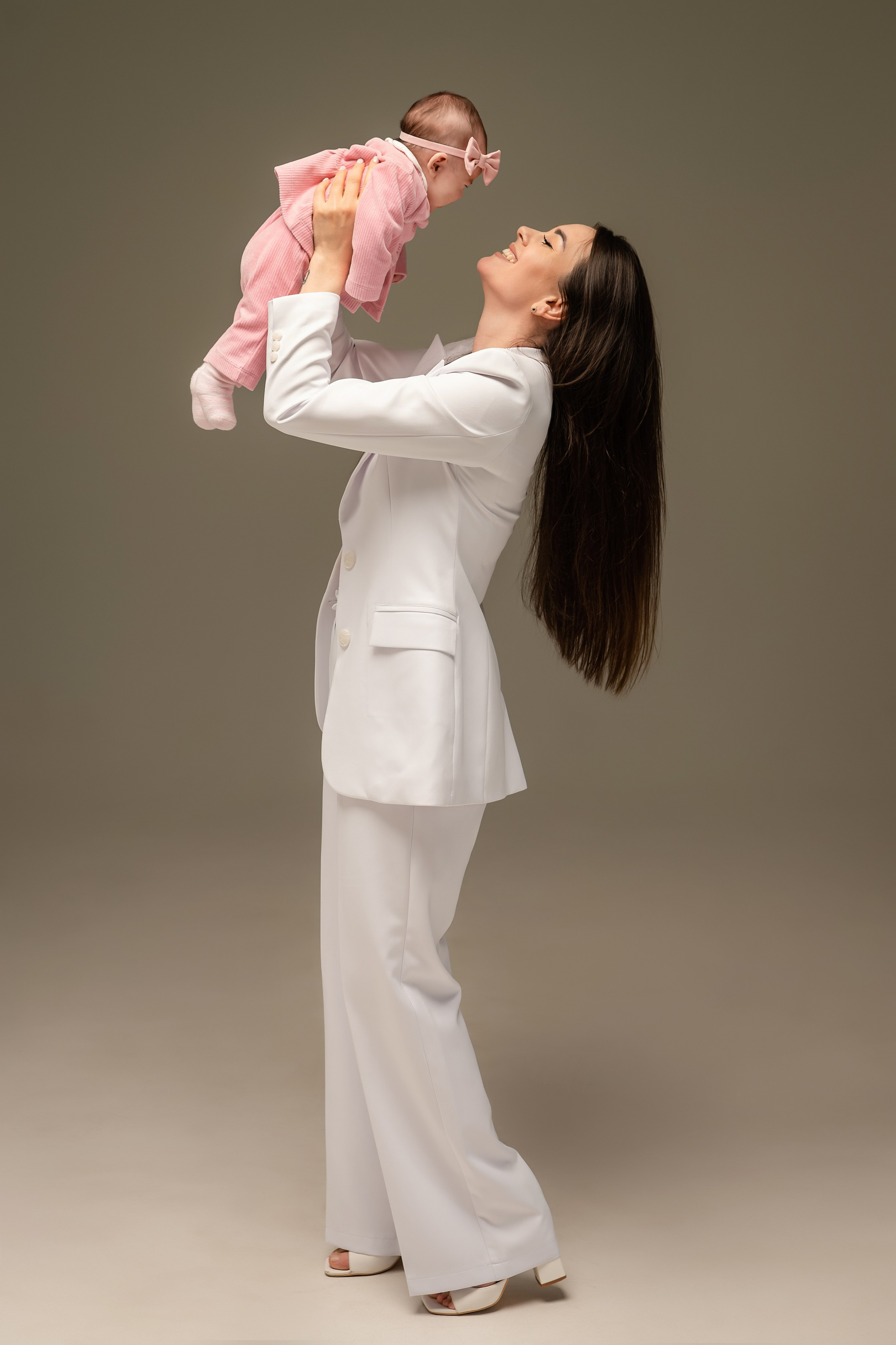 Фотосессия в студии. ФОТОГРАФ КИШИНЁВ.ПОРТРЕТ.ИНДИВИДУАЛЬНАЯ ФОТОСЕССИЯ.БИЗНЕС ПОРТРЕТ.СЕМЕЙНАЯ ФОТОСЕССИЯ.БЕРЕМЕННОСТЬ.КРЕЩЕНИЕ.МОЛДОВА, КИШИНЁВ