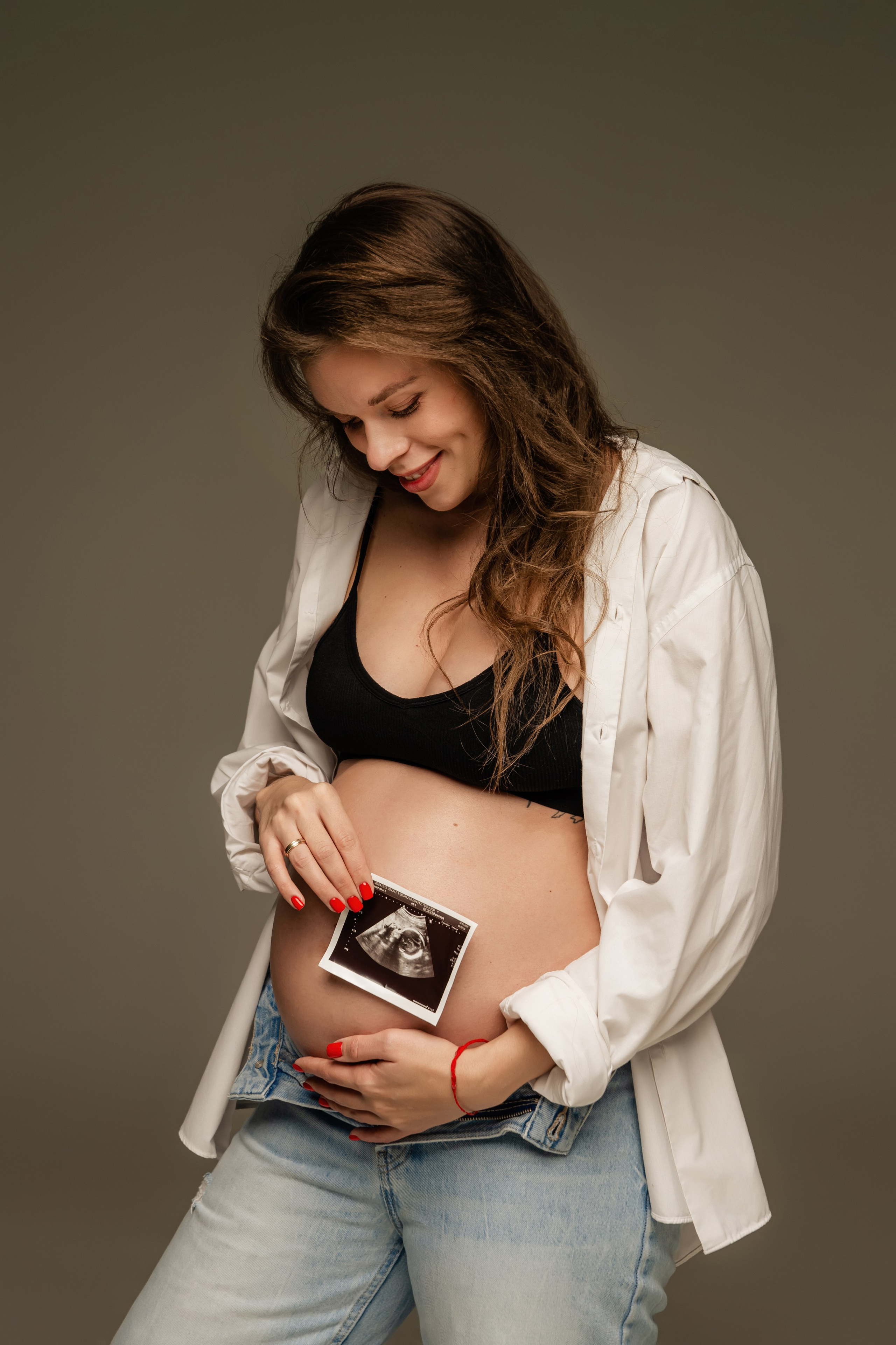 Беременность в студии. ФОТОГРАФ КИШИНЁВ.ПОРТРЕТ.ИНДИВИДУАЛЬНАЯ ФОТОСЕССИЯ.БИЗНЕС ПОРТРЕТ.СЕМЕЙНАЯ ФОТОСЕССИЯ.БЕРЕМЕННОСТЬ.КРЕЩЕНИЕ.МОЛДОВА, КИШИНЁВ