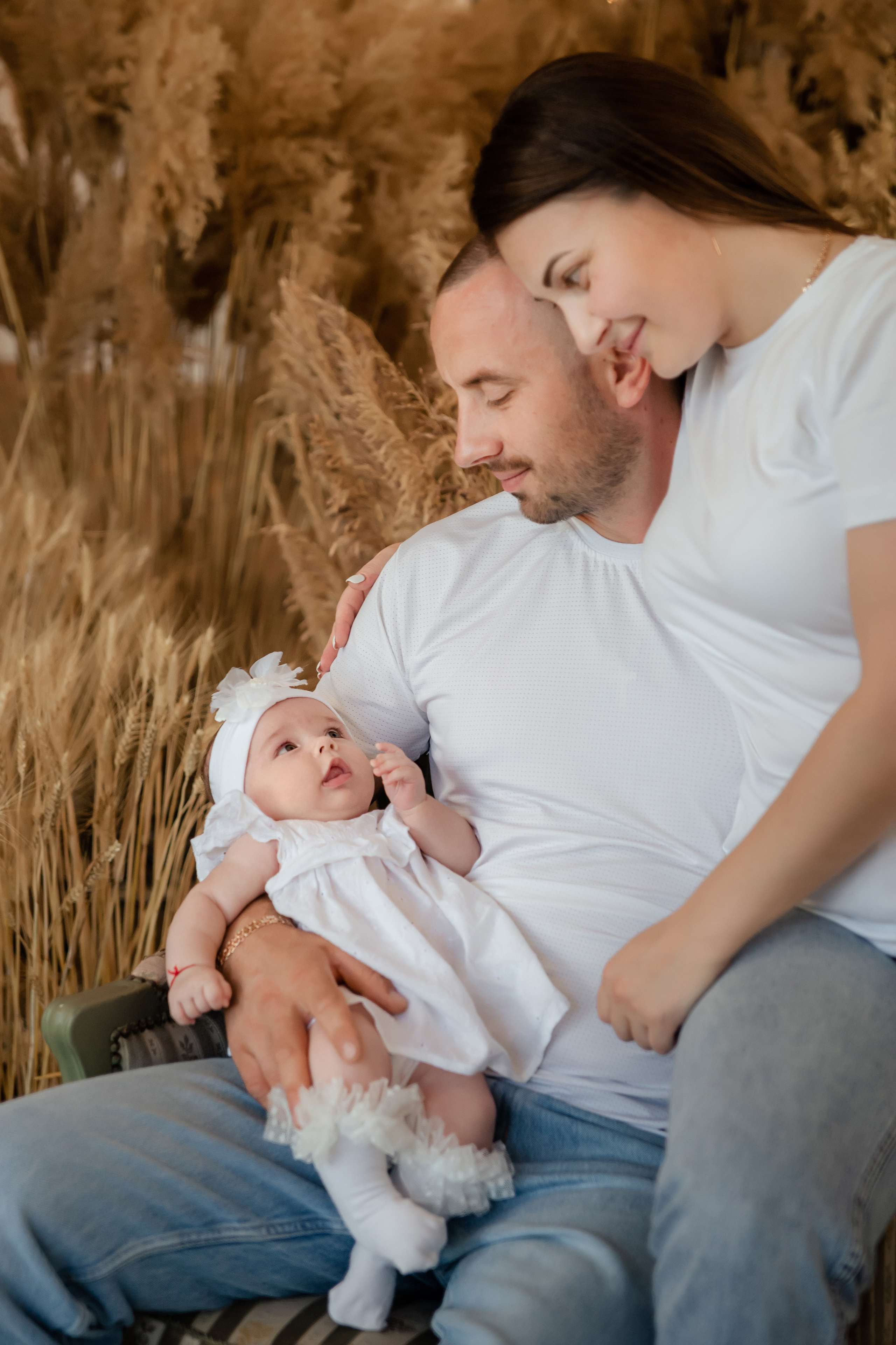 Семейная в студии. ФОТОГРАФ КИШИНЁВ.ПОРТРЕТ.ИНДИВИДУАЛЬНАЯ ФОТОСЕССИЯ.БИЗНЕС ПОРТРЕТ.СЕМЕЙНАЯ ФОТОСЕССИЯ.БЕРЕМЕННОСТЬ.КРЕЩЕНИЕ.МОЛДОВА, КИШИНЁВ