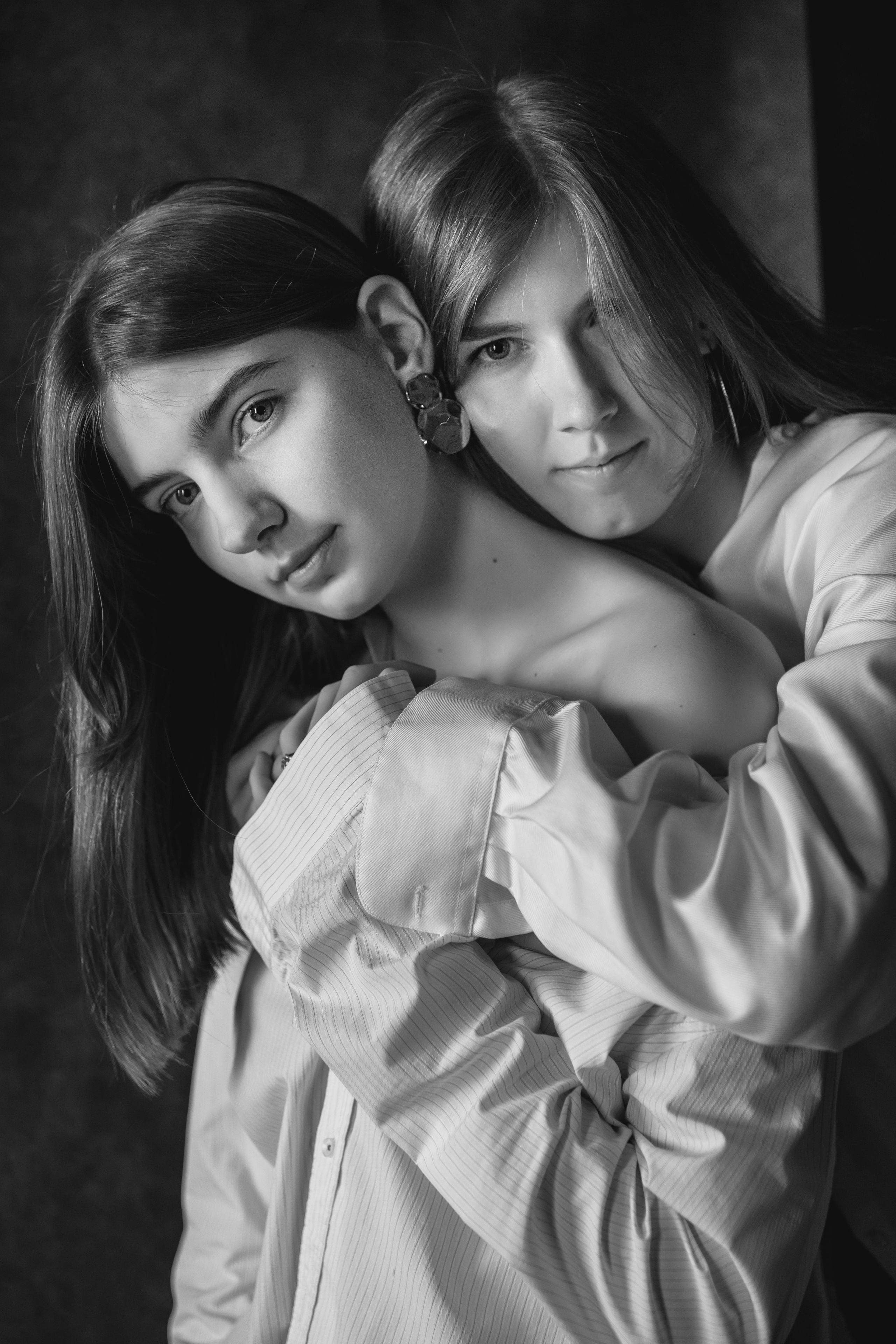 Сёстры Юля и Амалия. ФОТОГРАФ КИШИНЁВ.ПОРТРЕТ.ИНДИВИДУАЛЬНАЯ ФОТОСЕССИЯ.БИЗНЕС ПОРТРЕТ.СЕМЕЙНАЯ ФОТОСЕССИЯ.БЕРЕМЕННОСТЬ.КРЕЩЕНИЕ.МОЛДОВА, КИШИНЁВ