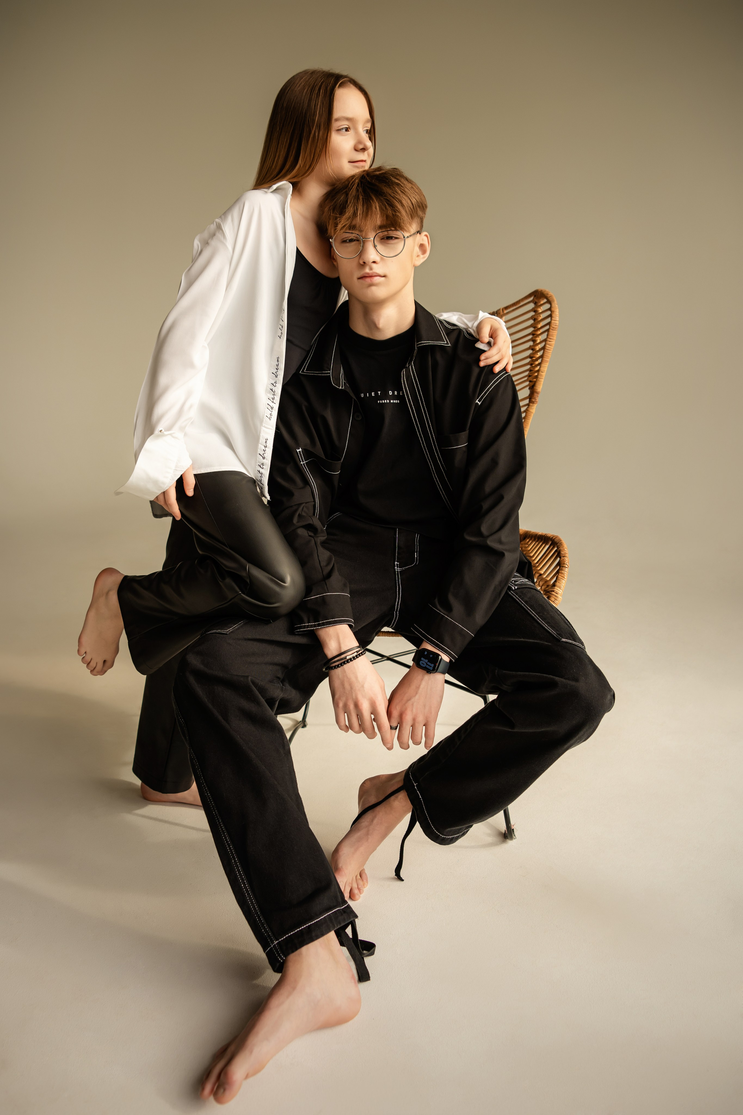 Брат и сестра. ФОТОГРАФ КИШИНЁВ.ПОРТРЕТ.ИНДИВИДУАЛЬНАЯ ФОТОСЕССИЯ.БИЗНЕС ПОРТРЕТ.СЕМЕЙНАЯ ФОТОСЕССИЯ.БЕРЕМЕННОСТЬ.КРЕЩЕНИЕ.МОЛДОВА, КИШИНЁВ