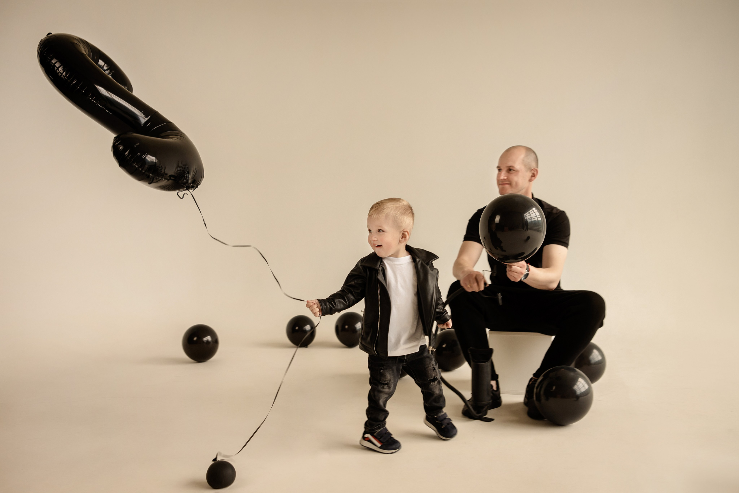 Семейная в студии. ФОТОГРАФ КИШИНЁВ.ПОРТРЕТ.ИНДИВИДУАЛЬНАЯ ФОТОСЕССИЯ.БИЗНЕС ПОРТРЕТ.СЕМЕЙНАЯ ФОТОСЕССИЯ.БЕРЕМЕННОСТЬ.КРЕЩЕНИЕ.МОЛДОВА, КИШИНЁВ