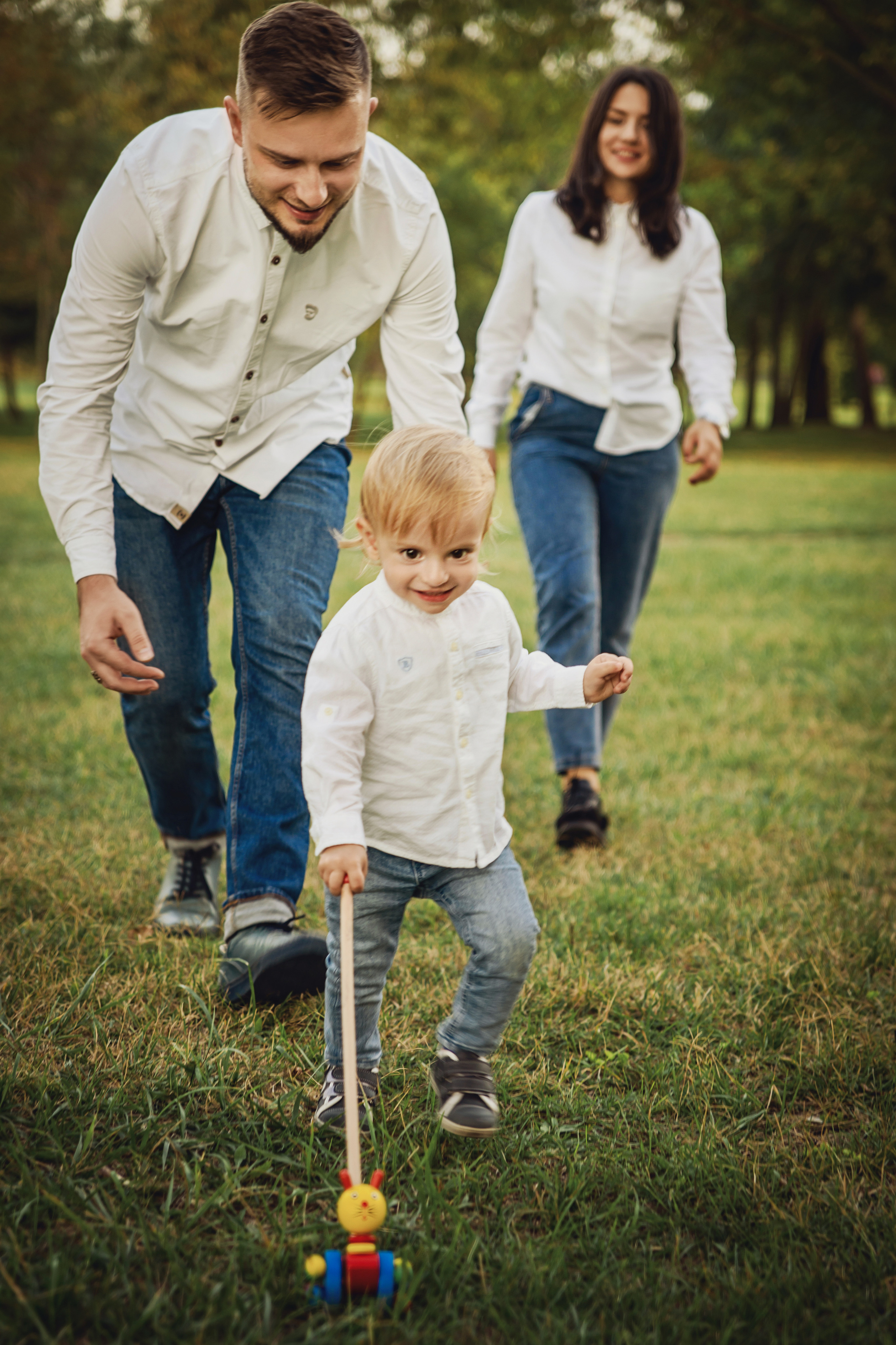 Вечерняя прогулка в парке. ФОТОГРАФ КИШИНЁВ.ПОРТРЕТ.ИНДИВИДУАЛЬНАЯ ФОТОСЕССИЯ.БИЗНЕС ПОРТРЕТ.СЕМЕЙНАЯ ФОТОСЕССИЯ.БЕРЕМЕННОСТЬ.КРЕЩЕНИЕ.МОЛДОВА, КИШИНЁВ