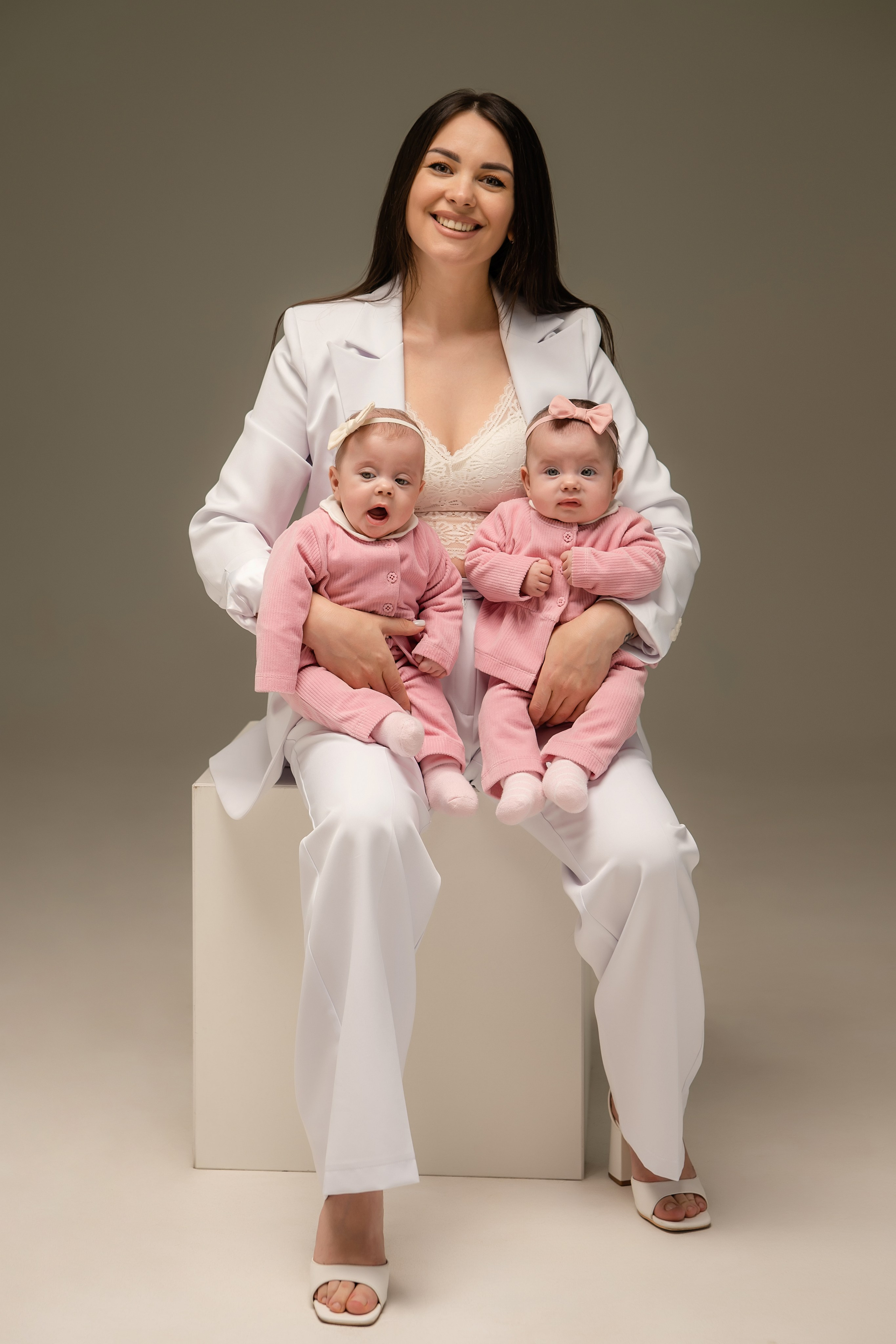 Фотосессия в студии. ФОТОГРАФ КИШИНЁВ.ПОРТРЕТ.ИНДИВИДУАЛЬНАЯ ФОТОСЕССИЯ.БИЗНЕС ПОРТРЕТ.СЕМЕЙНАЯ ФОТОСЕССИЯ.БЕРЕМЕННОСТЬ.КРЕЩЕНИЕ.МОЛДОВА, КИШИНЁВ