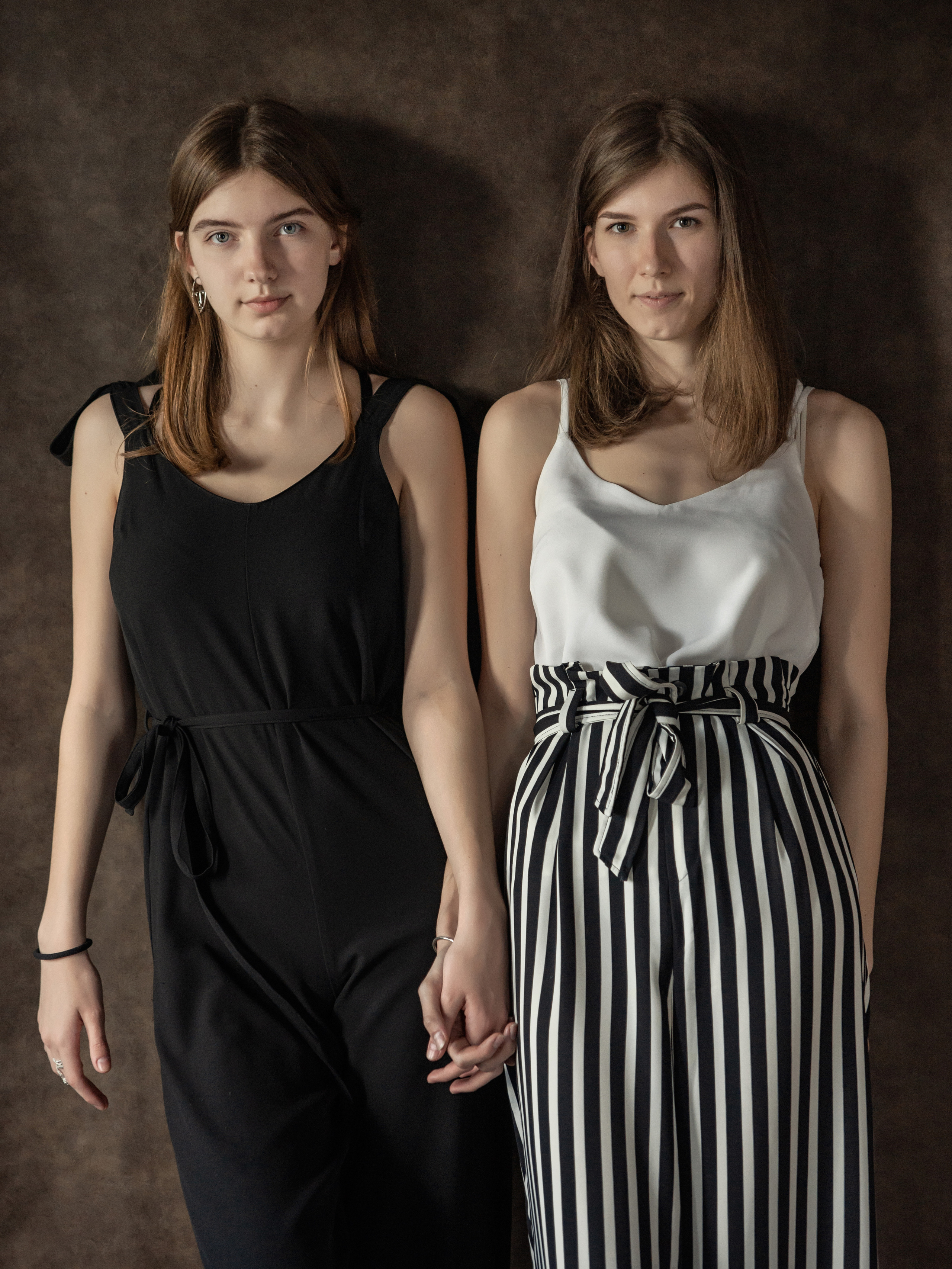 Сёстры Юля и Амалия. ФОТОГРАФ КИШИНЁВ.ПОРТРЕТ.ИНДИВИДУАЛЬНАЯ ФОТОСЕССИЯ.БИЗНЕС ПОРТРЕТ.СЕМЕЙНАЯ ФОТОСЕССИЯ.БЕРЕМЕННОСТЬ.КРЕЩЕНИЕ.МОЛДОВА, КИШИНЁВ