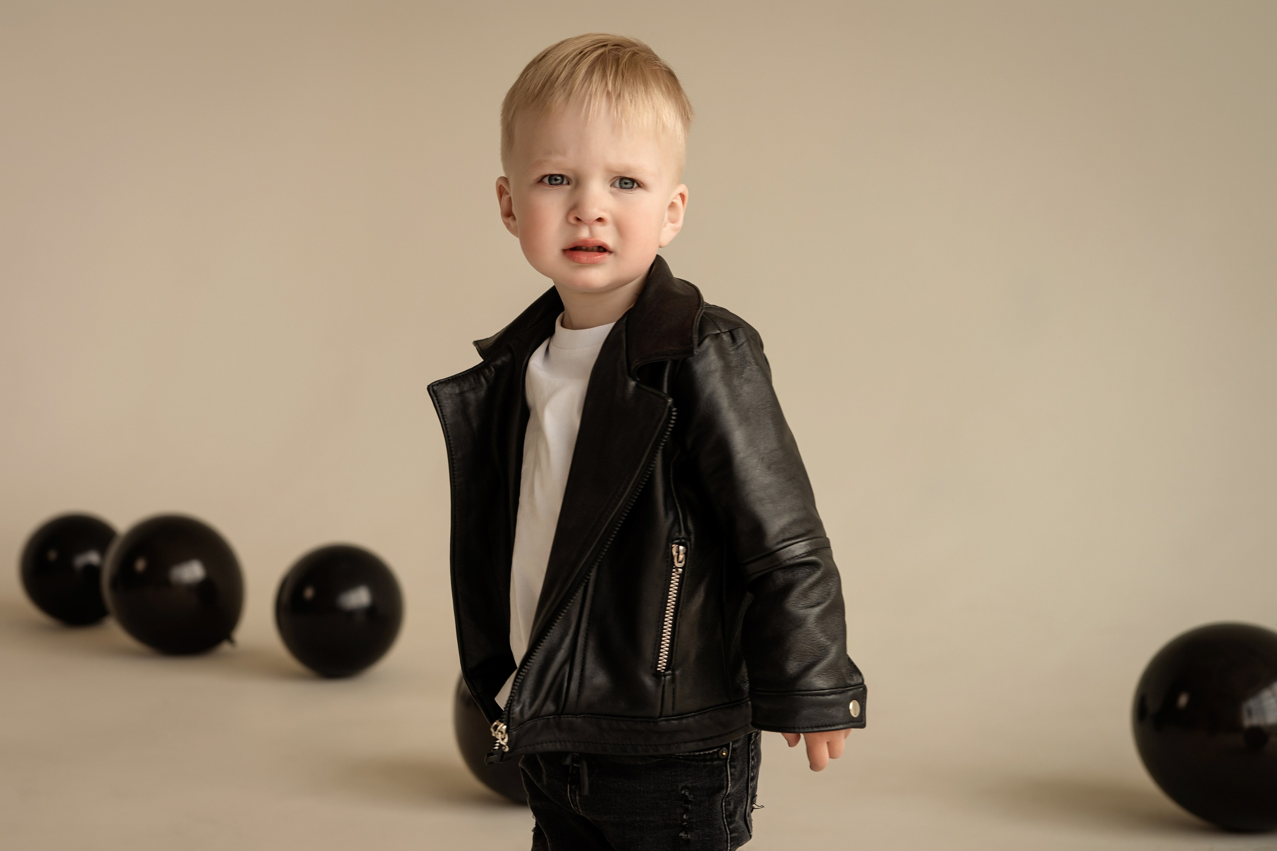 Семейная в студии. ФОТОГРАФ КИШИНЁВ.ПОРТРЕТ.ИНДИВИДУАЛЬНАЯ ФОТОСЕССИЯ.БИЗНЕС ПОРТРЕТ.СЕМЕЙНАЯ ФОТОСЕССИЯ.БЕРЕМЕННОСТЬ.КРЕЩЕНИЕ.МОЛДОВА, КИШИНЁВ