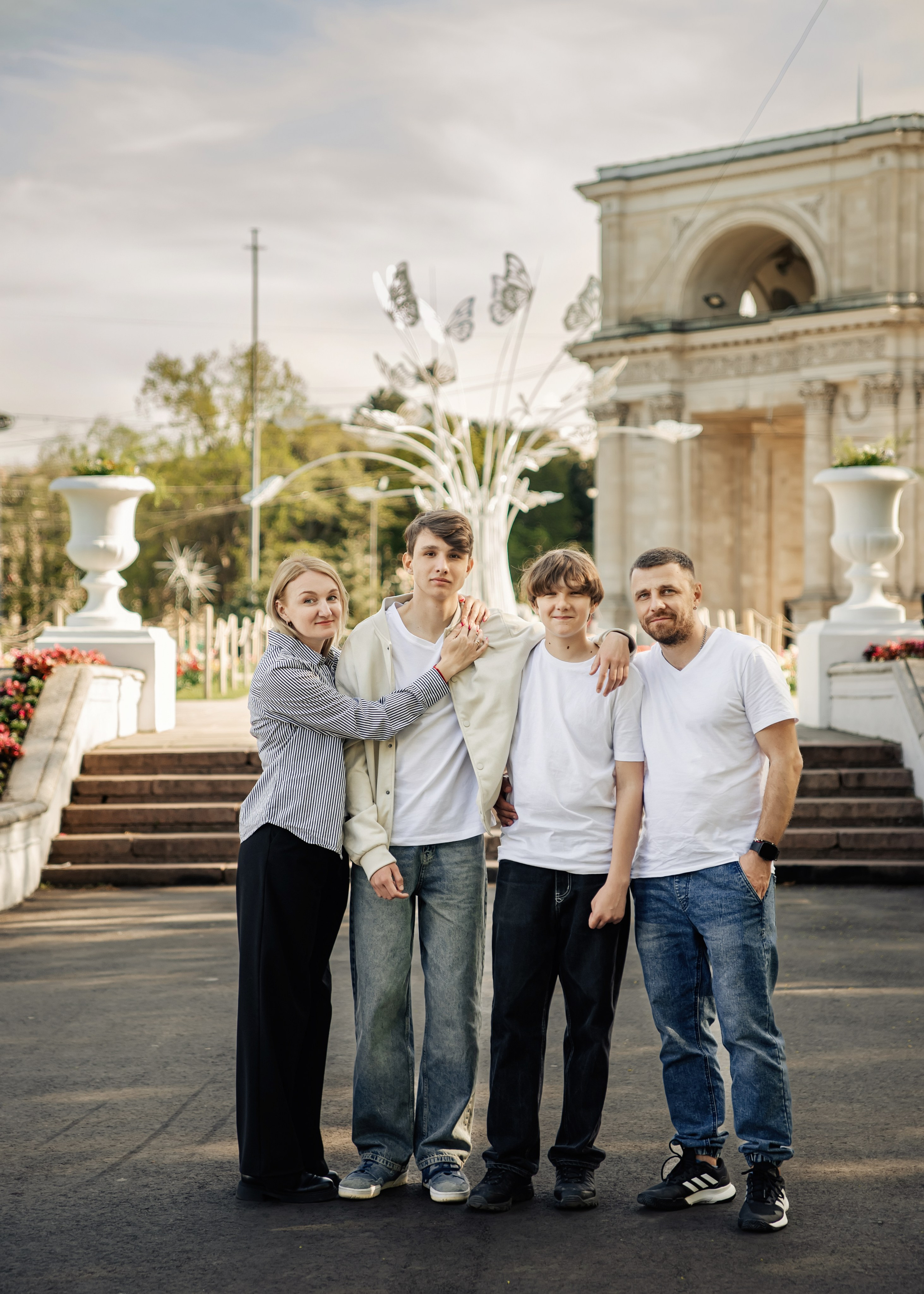 Прогулка в городе. ФОТОГРАФ КИШИНЁВ.ПОРТРЕТ.ИНДИВИДУАЛЬНАЯ ФОТОСЕССИЯ.БИЗНЕС ПОРТРЕТ.СЕМЕЙНАЯ ФОТОСЕССИЯ.БЕРЕМЕННОСТЬ.КРЕЩЕНИЕ.МОЛДОВА, КИШИНЁВ