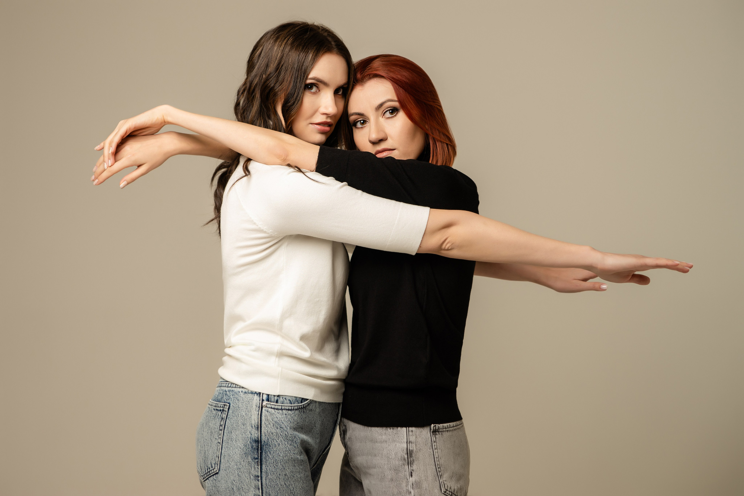 Сёстры Мария и Ирина. ФОТОГРАФ КИШИНЁВ.ПОРТРЕТ.ИНДИВИДУАЛЬНАЯ ФОТОСЕССИЯ.БИЗНЕС ПОРТРЕТ.СЕМЕЙНАЯ ФОТОСЕССИЯ.БЕРЕМЕННОСТЬ.КРЕЩЕНИЕ.МОЛДОВА, КИШИНЁВ