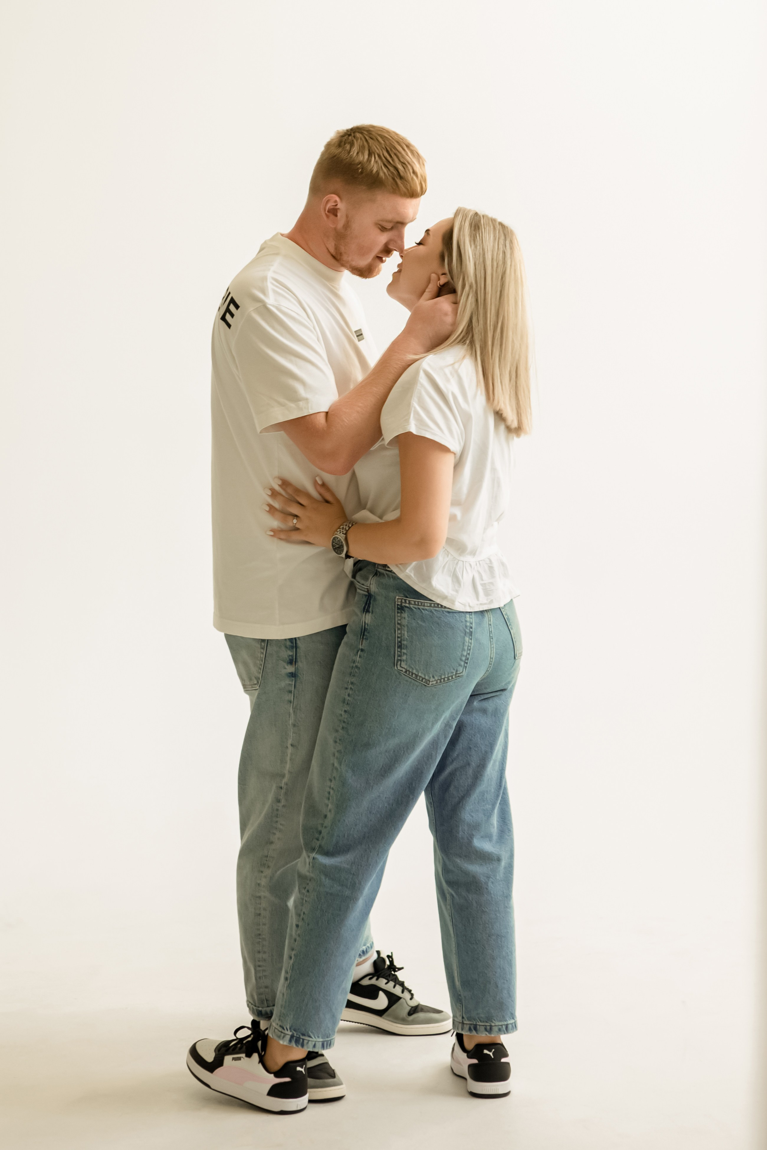 Ваня и Карина. ФОТОГРАФ КИШИНЁВ.ПОРТРЕТ.ИНДИВИДУАЛЬНАЯ ФОТОСЕССИЯ.БИЗНЕС ПОРТРЕТ.СЕМЕЙНАЯ ФОТОСЕССИЯ.БЕРЕМЕННОСТЬ.КРЕЩЕНИЕ.МОЛДОВА, КИШИНЁВ