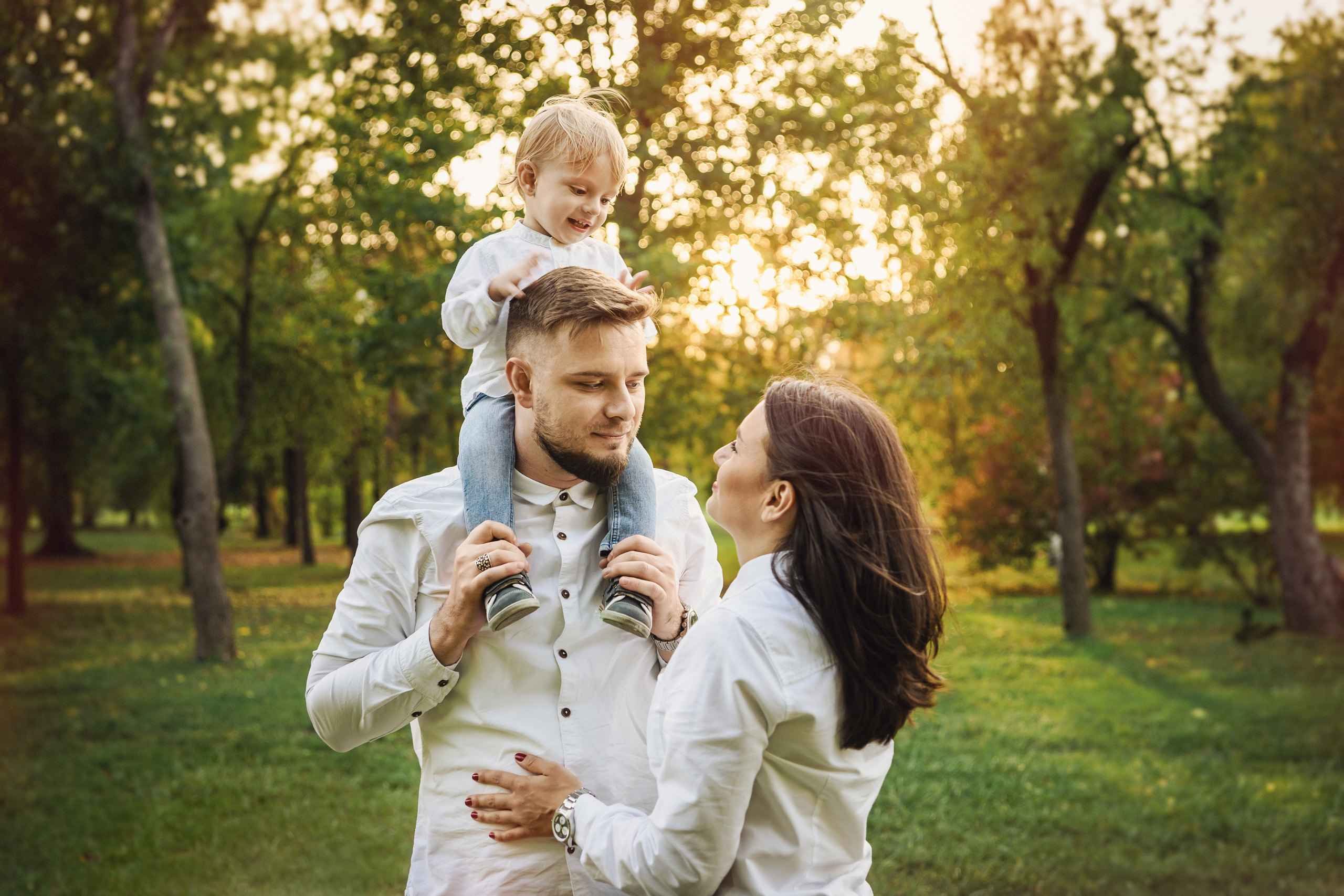 Вечерняя прогулка в парке. ФОТОГРАФ КИШИНЁВ.ПОРТРЕТ.ИНДИВИДУАЛЬНАЯ ФОТОСЕССИЯ.БИЗНЕС ПОРТРЕТ.СЕМЕЙНАЯ ФОТОСЕССИЯ.БЕРЕМЕННОСТЬ.КРЕЩЕНИЕ.МОЛДОВА, КИШИНЁВ