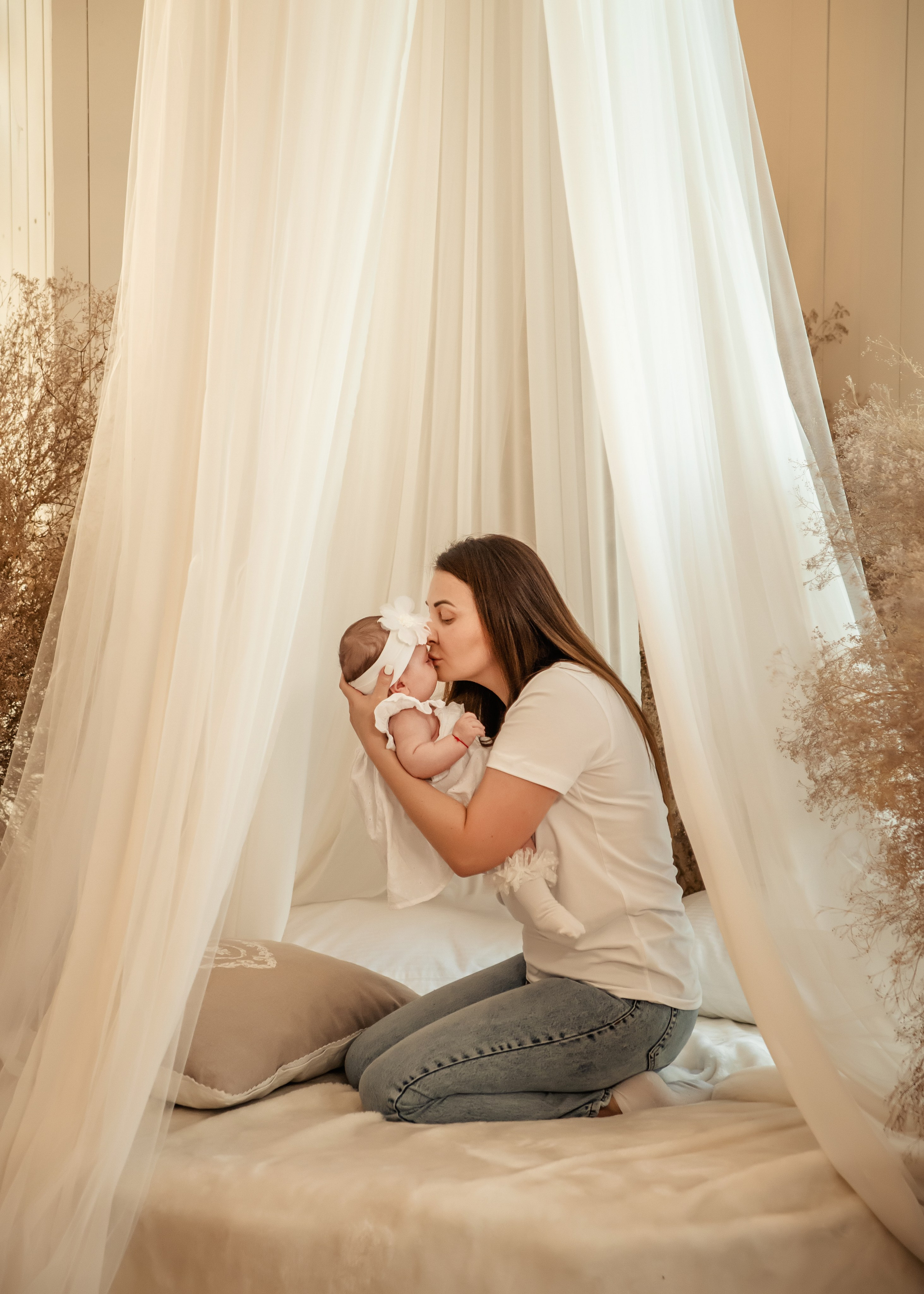 Семейная в студии. ФОТОГРАФ КИШИНЁВ.ПОРТРЕТ.ИНДИВИДУАЛЬНАЯ ФОТОСЕССИЯ.БИЗНЕС ПОРТРЕТ.СЕМЕЙНАЯ ФОТОСЕССИЯ.БЕРЕМЕННОСТЬ.КРЕЩЕНИЕ.МОЛДОВА, КИШИНЁВ