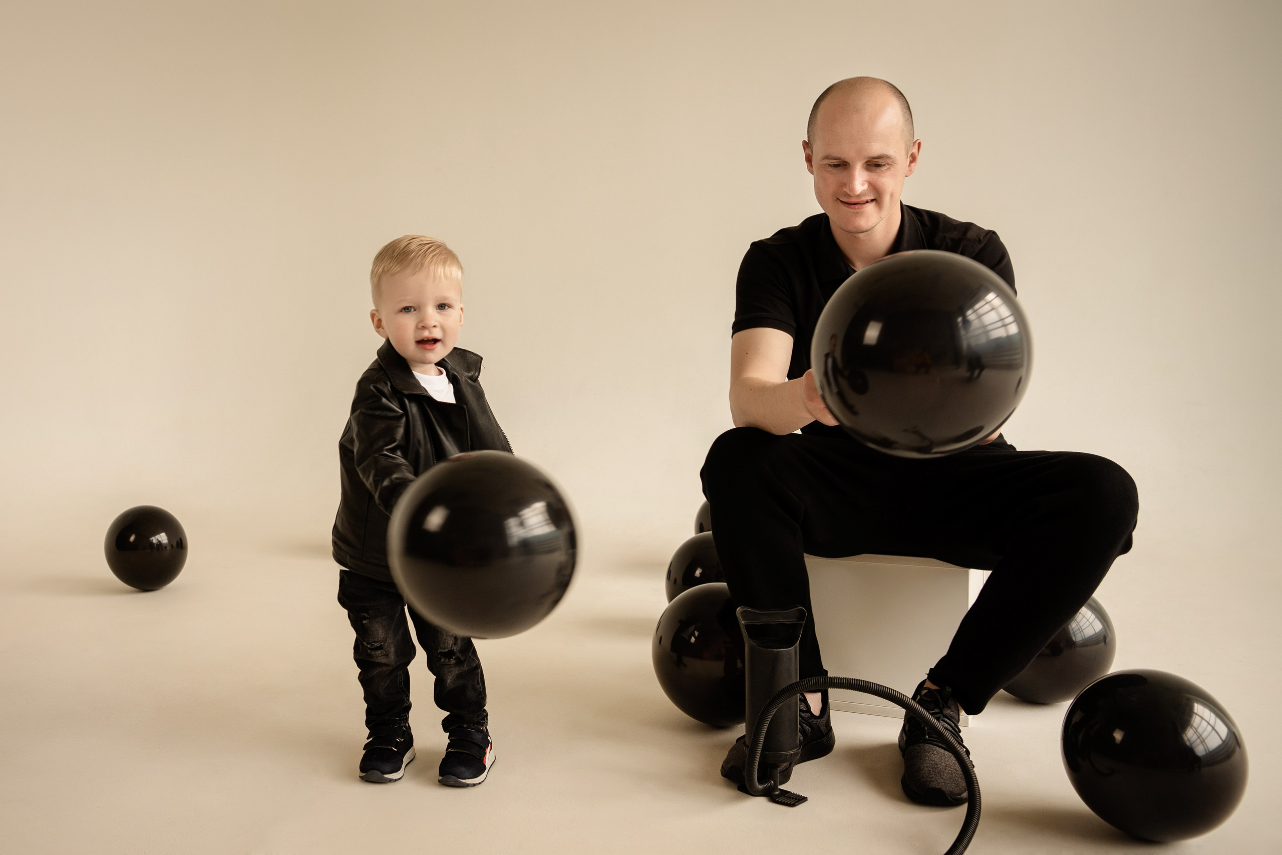 Семейная в студии. ФОТОГРАФ КИШИНЁВ.ПОРТРЕТ.ИНДИВИДУАЛЬНАЯ ФОТОСЕССИЯ.БИЗНЕС ПОРТРЕТ.СЕМЕЙНАЯ ФОТОСЕССИЯ.БЕРЕМЕННОСТЬ.КРЕЩЕНИЕ.МОЛДОВА, КИШИНЁВ