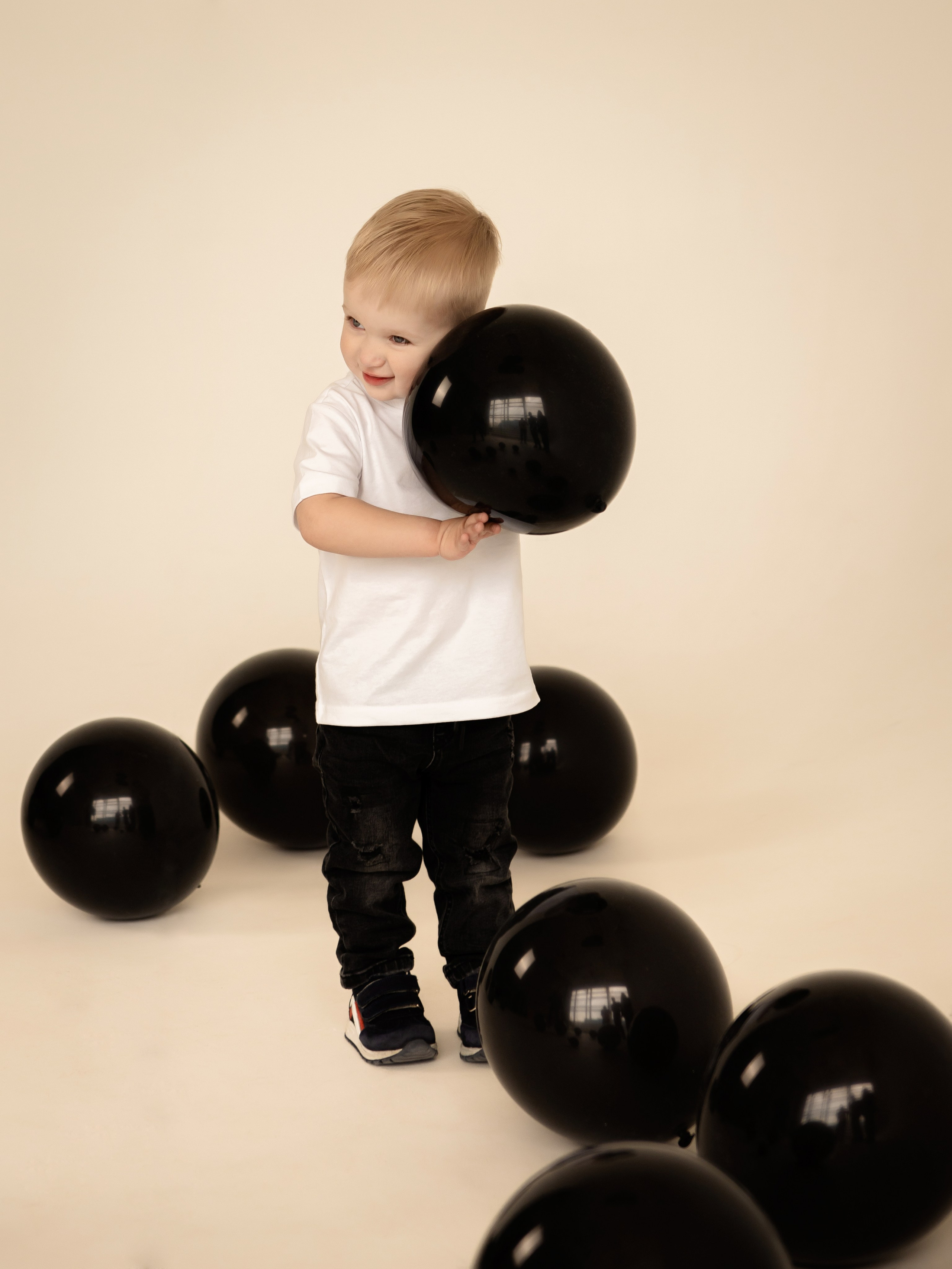 Семейная в студии. ФОТОГРАФ КИШИНЁВ.ПОРТРЕТ.ИНДИВИДУАЛЬНАЯ ФОТОСЕССИЯ.БИЗНЕС ПОРТРЕТ.СЕМЕЙНАЯ ФОТОСЕССИЯ.БЕРЕМЕННОСТЬ.КРЕЩЕНИЕ.МОЛДОВА, КИШИНЁВ