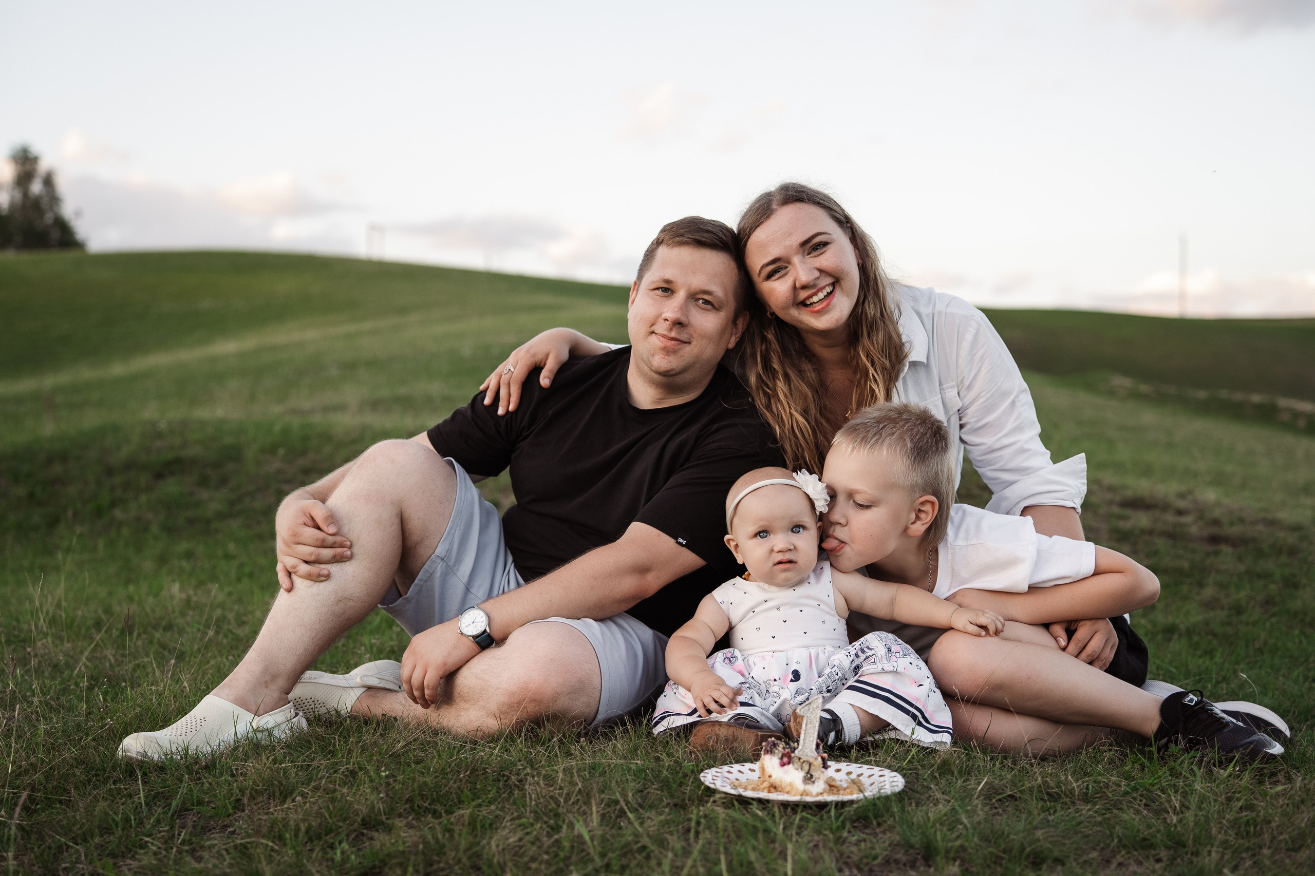 Святкування 1-го дня народження на овечій фермі. Family photographer in Kiev Natalia Shkavron
