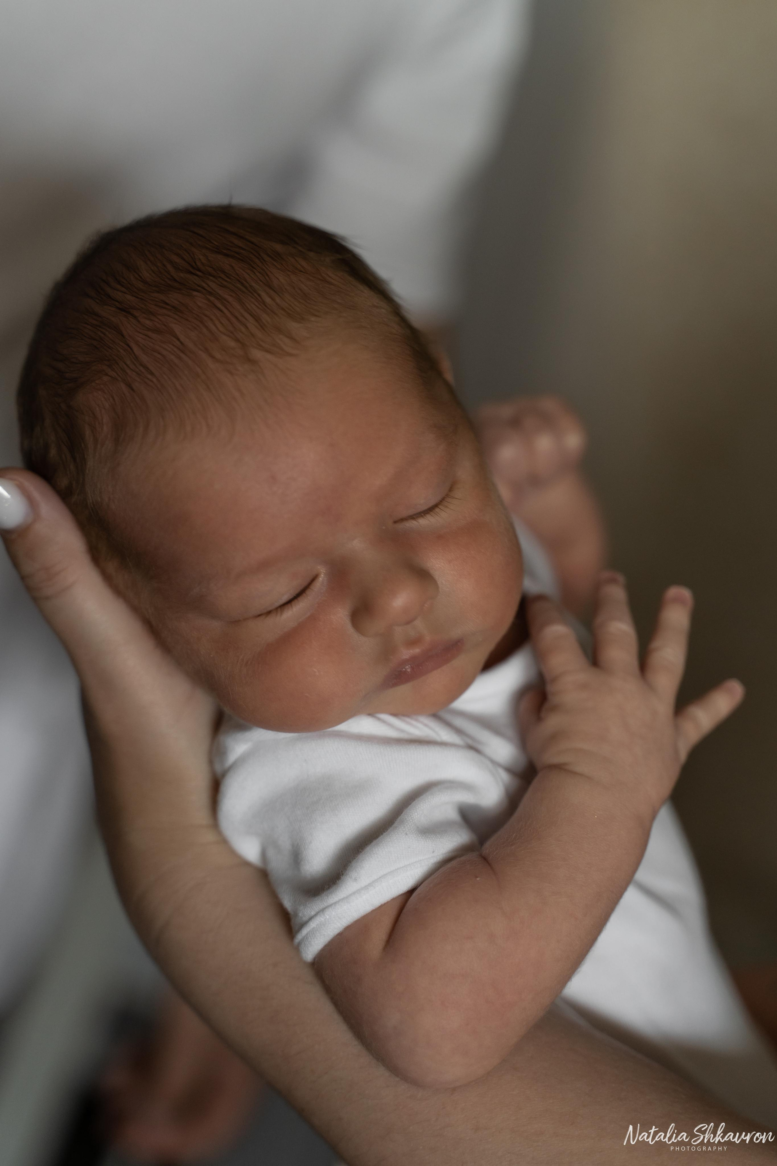 Домашня фотосесія новонародженого. Family photographer in Kiev Natalia Shkavron