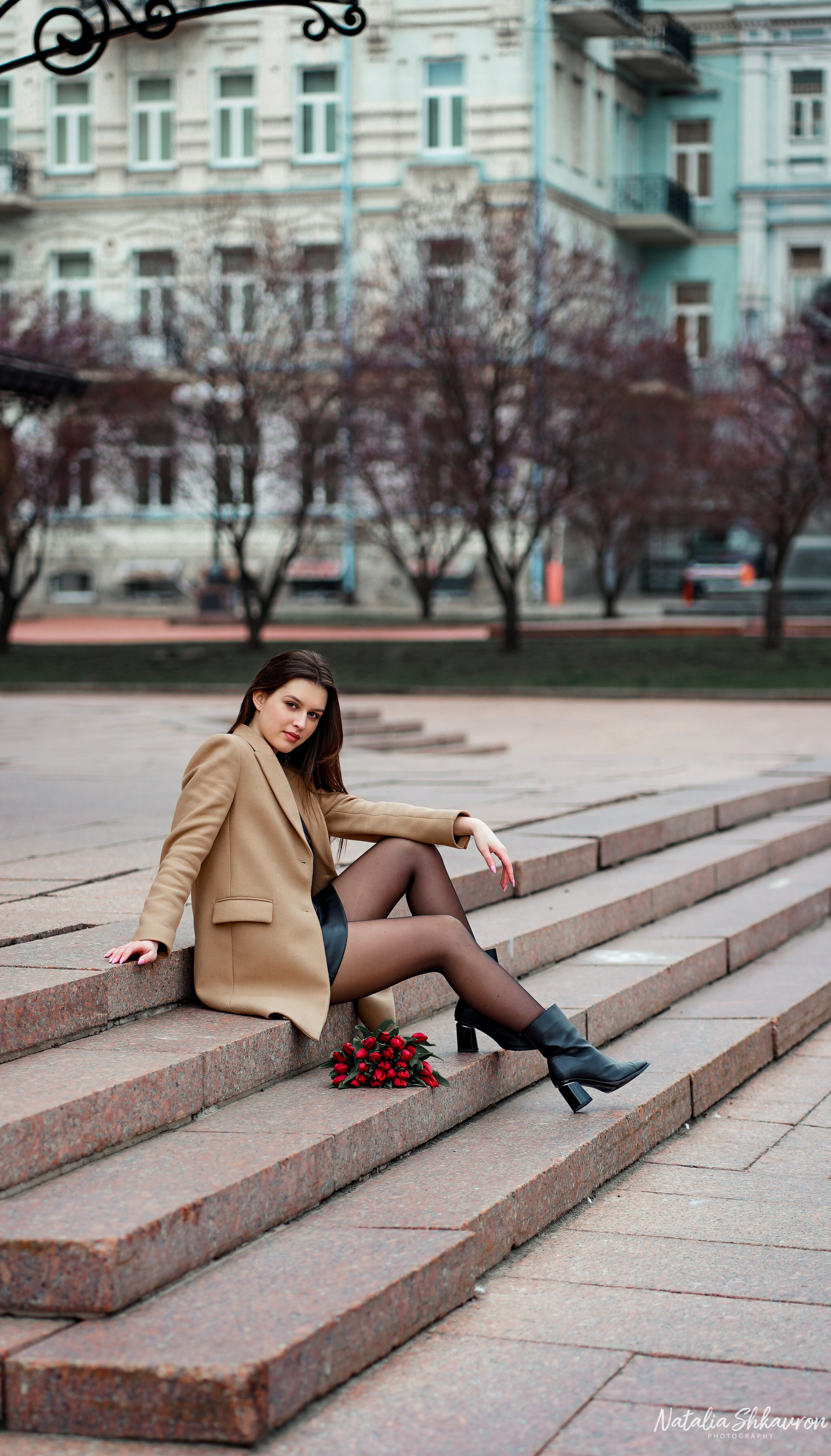 Індивідуальна фотосесія біля Оперного театру Київ. Сімейний фотограф Київ Наталія Шкаврон