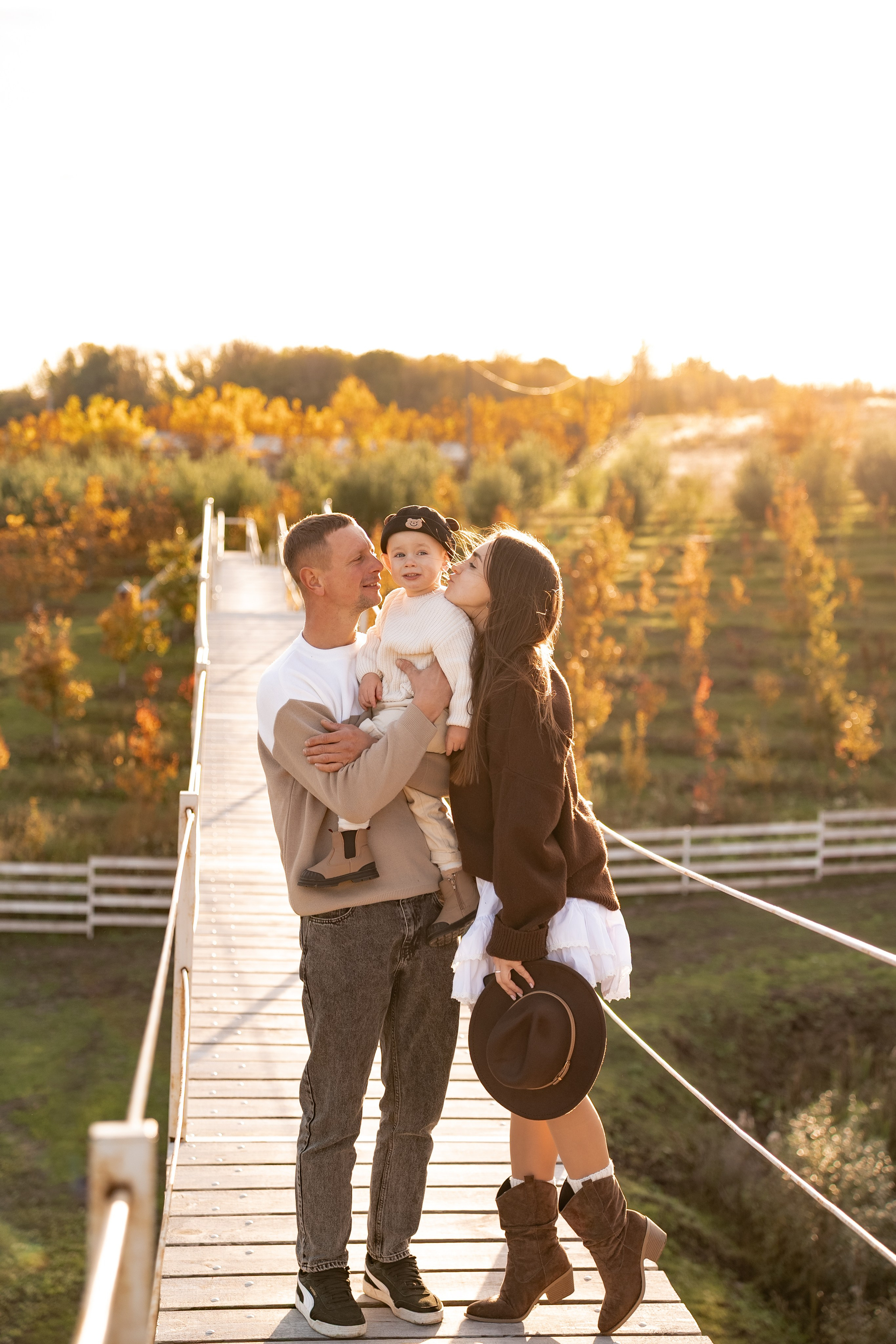 Сімейна фотосесія на кінній фермі. Family photographer in Kiev Natalia Shkavron