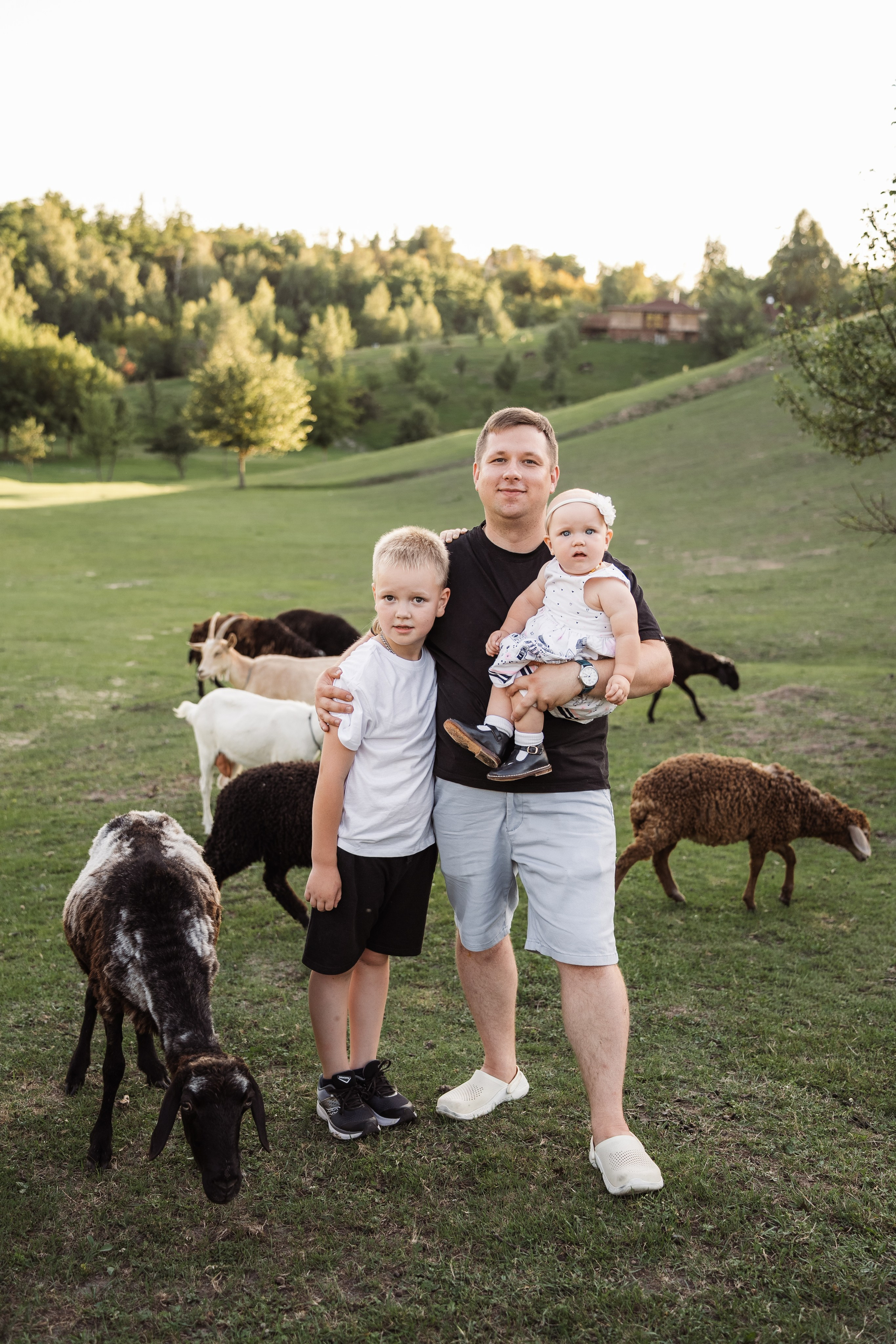 Святкування 1-го дня народження на овечій фермі. Family photographer in Kiev Natalia Shkavron