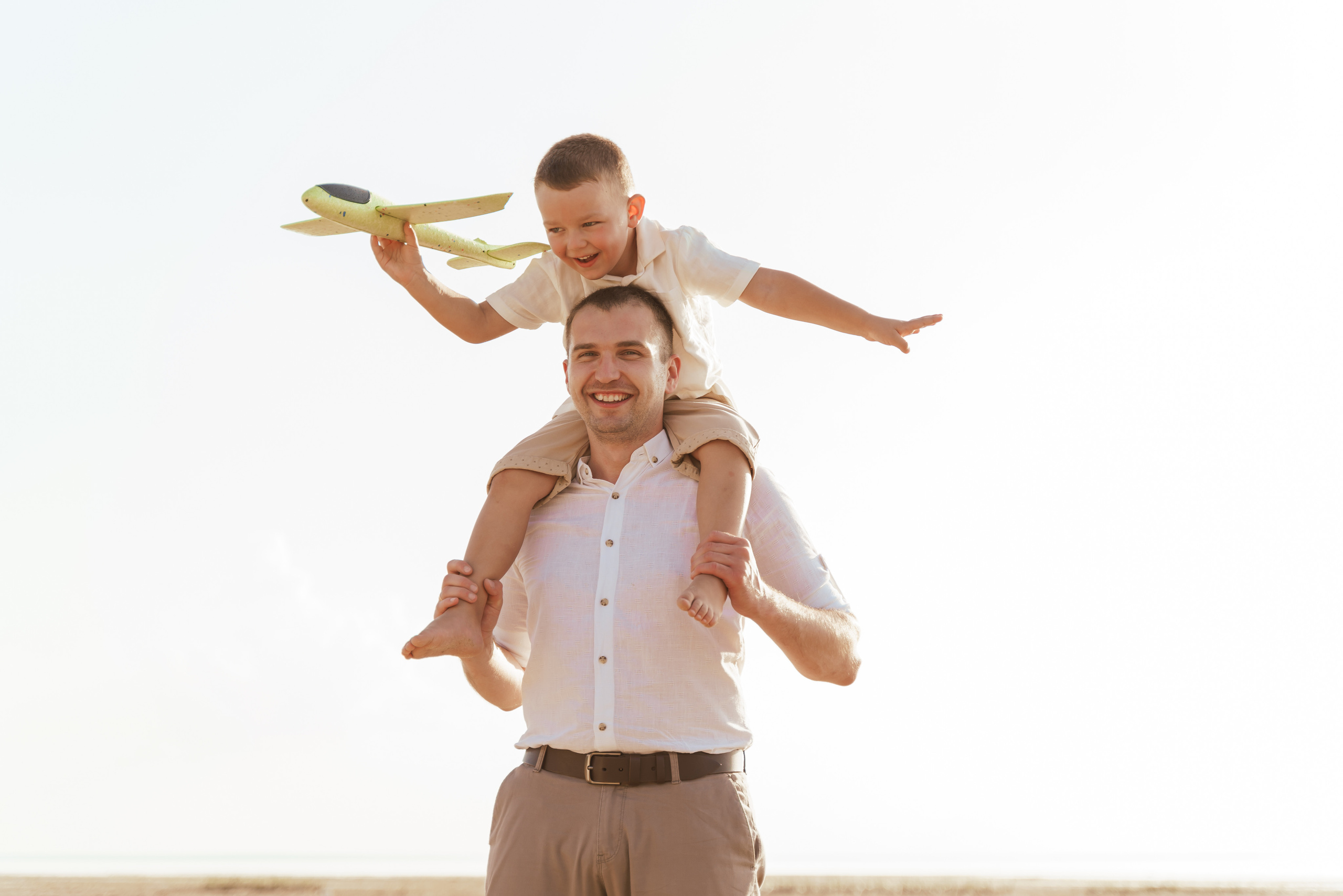 Фотосесія вагітності біля Київського моря. Сімейний фотограф Київ Наталія Шкаврон