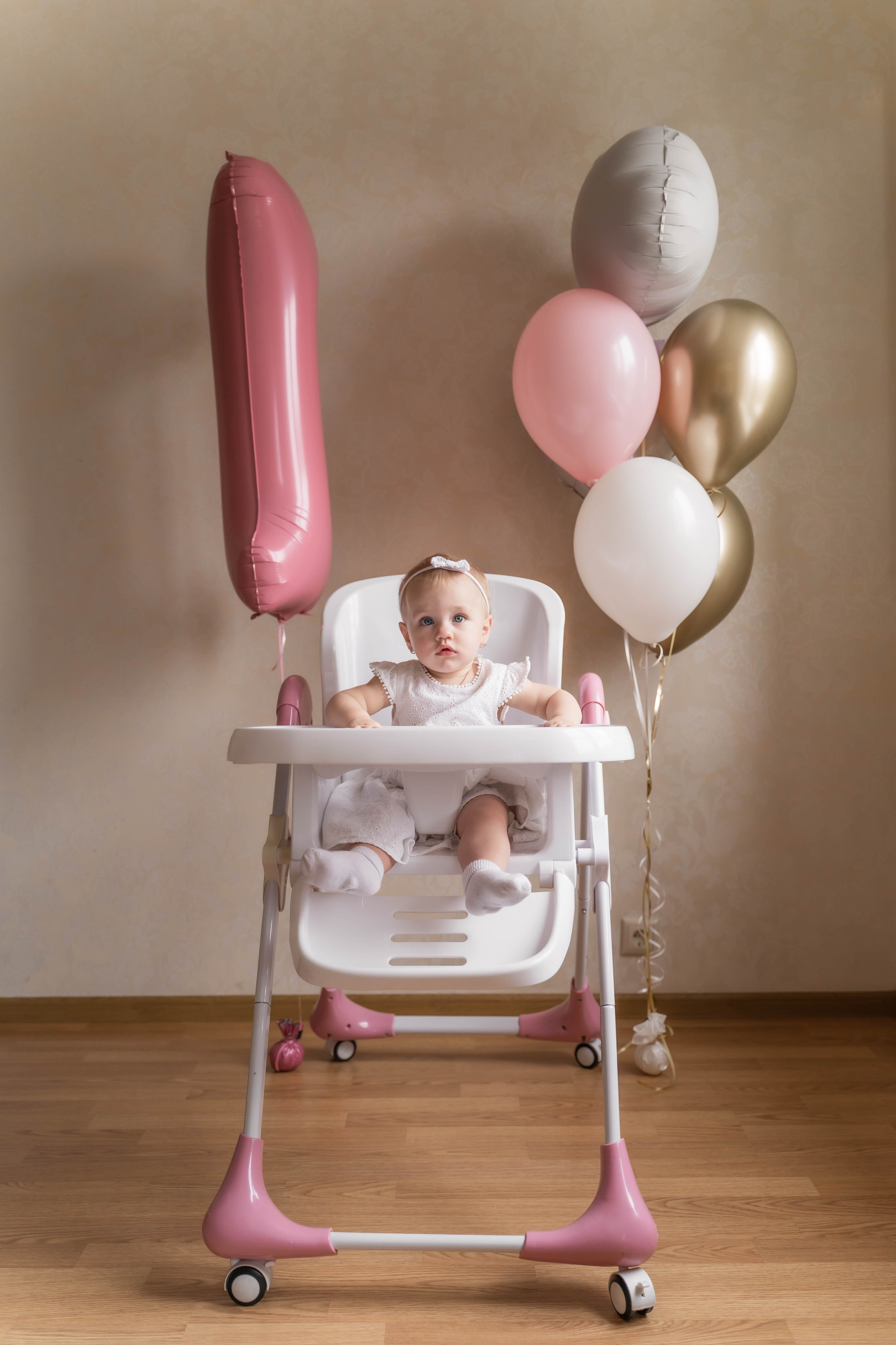 Святкування 1-го дня народження вдома. Family photographer in Kiev Natalia Shkavron