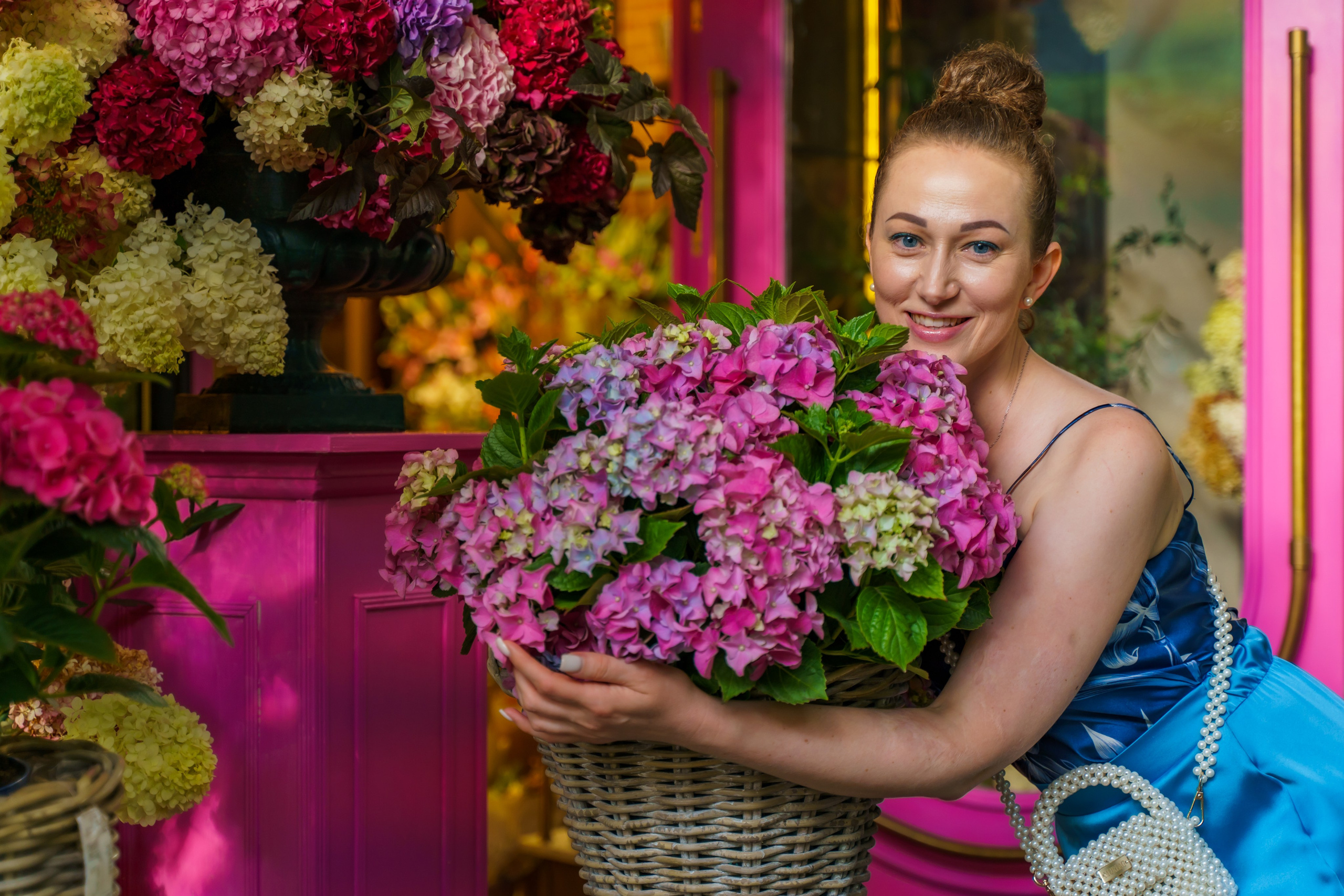 Індивідуальна фотосесія в гортензіях у Клов саду. Сімейний фотограф Київ Наталія Шкаврон