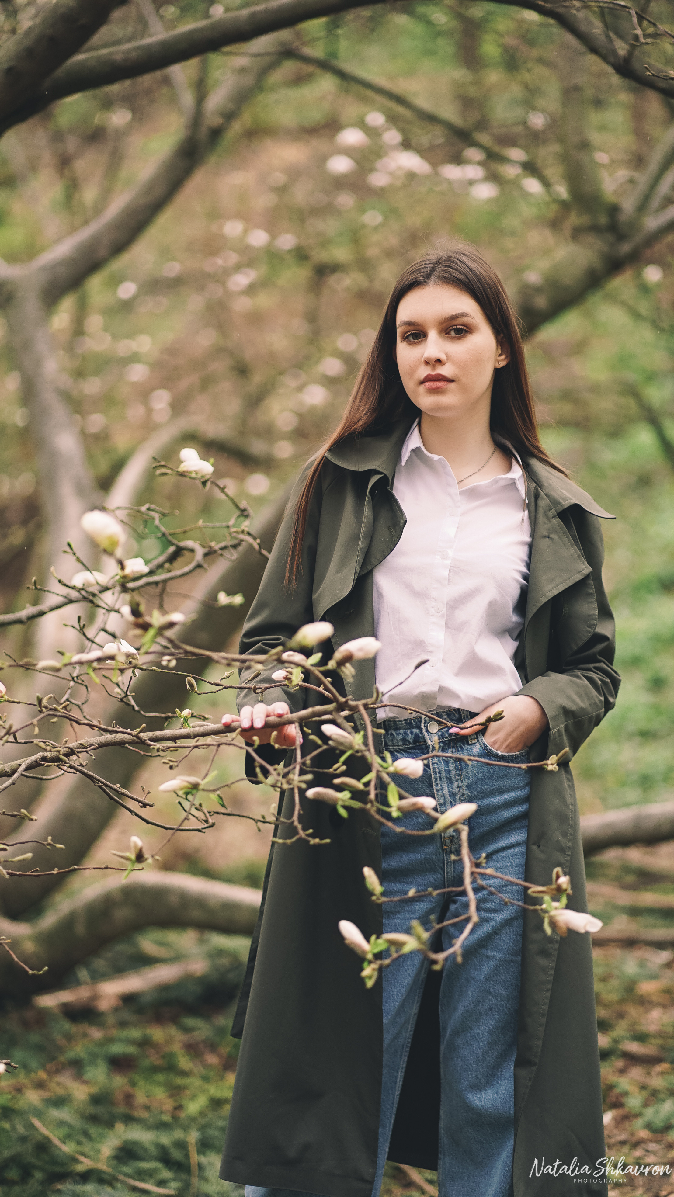 Весняна фотосесія в магноліях. Сімейний фотограф Київ Наталія Шкаврон