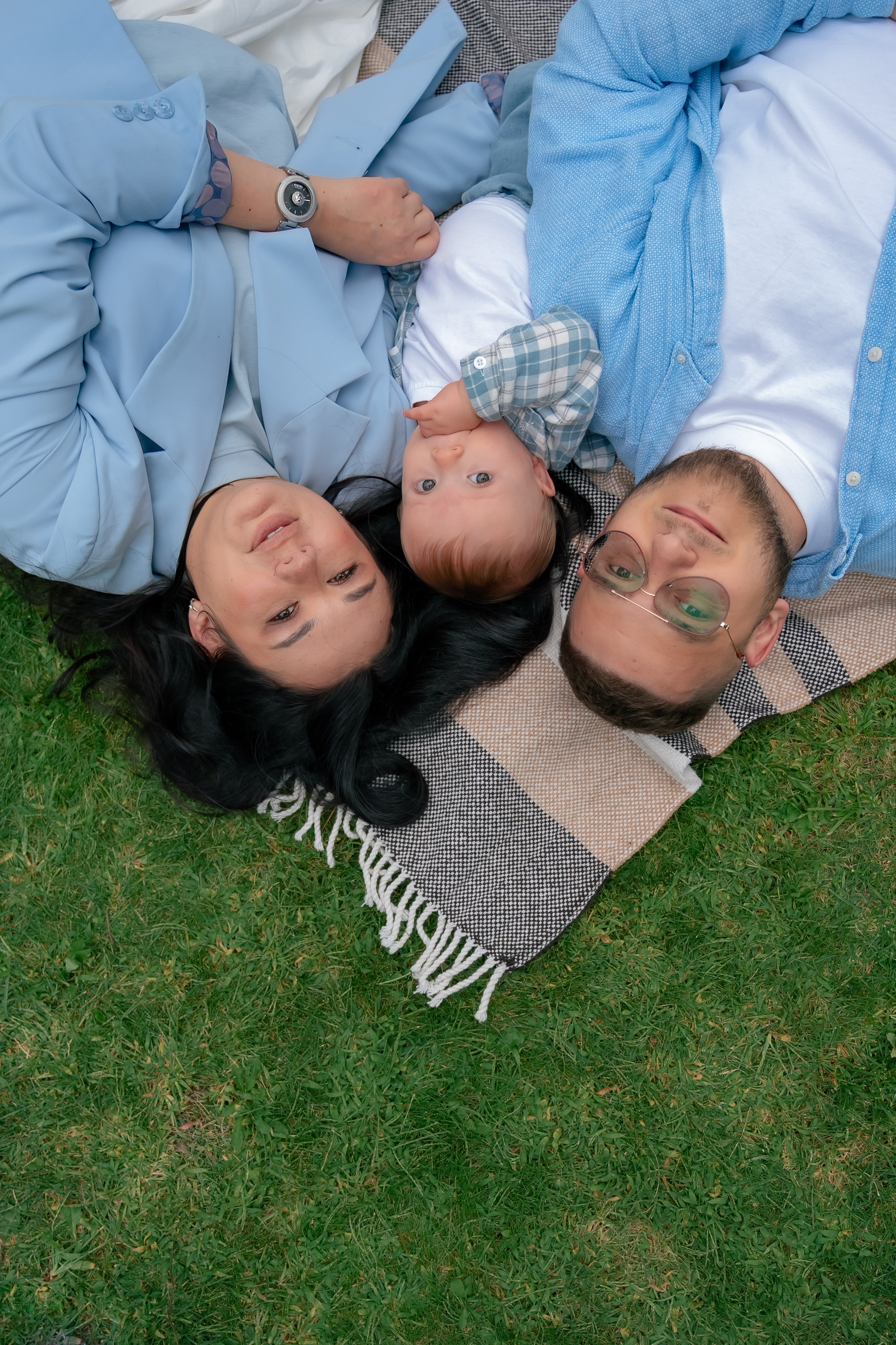 Сімейна фотосесія у парку Прага. Сімейний фотограф Київ Наталія Шкаврон