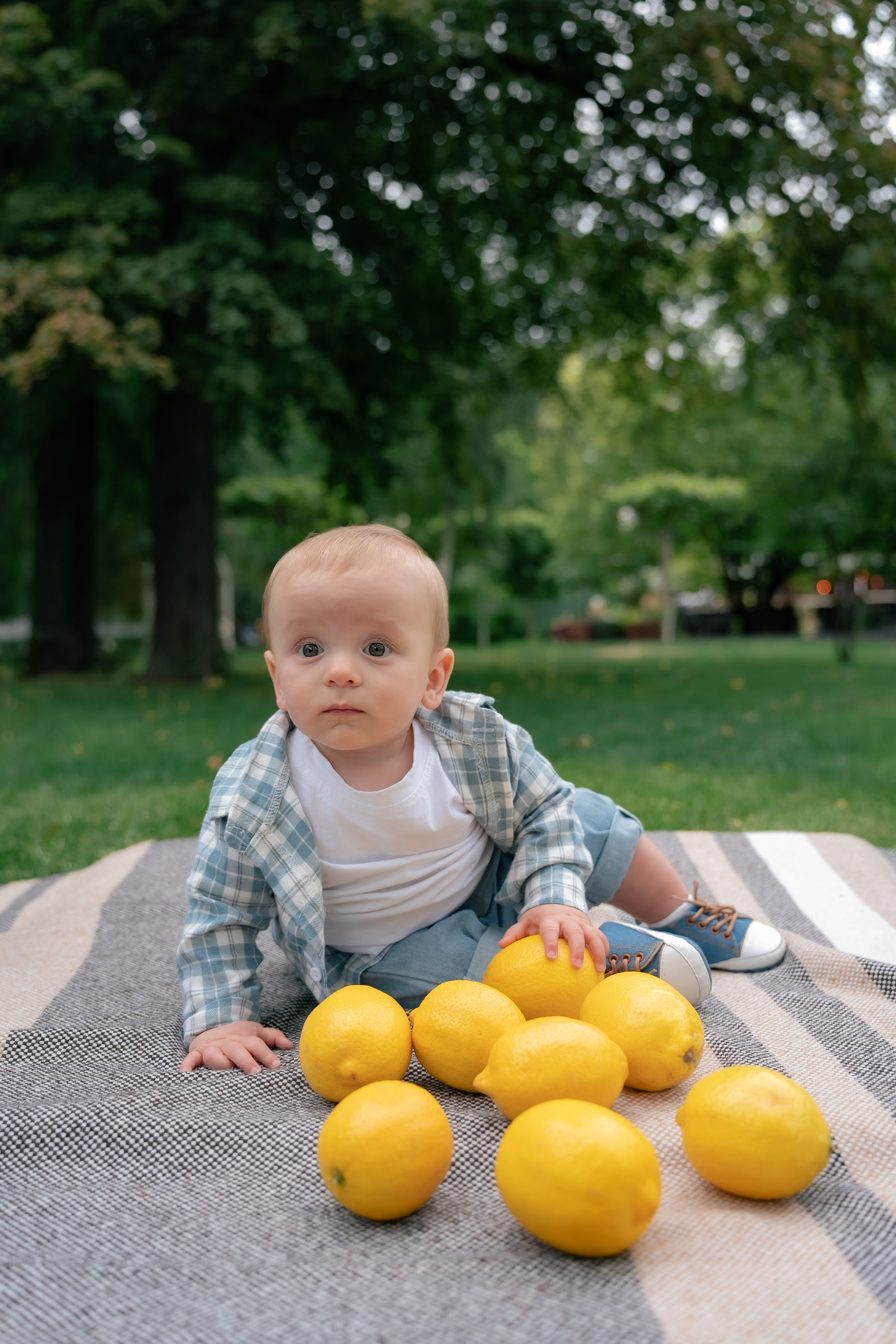 Сімейна фотосесія у парку Прага. Сімейний фотограф Київ Наталія Шкаврон