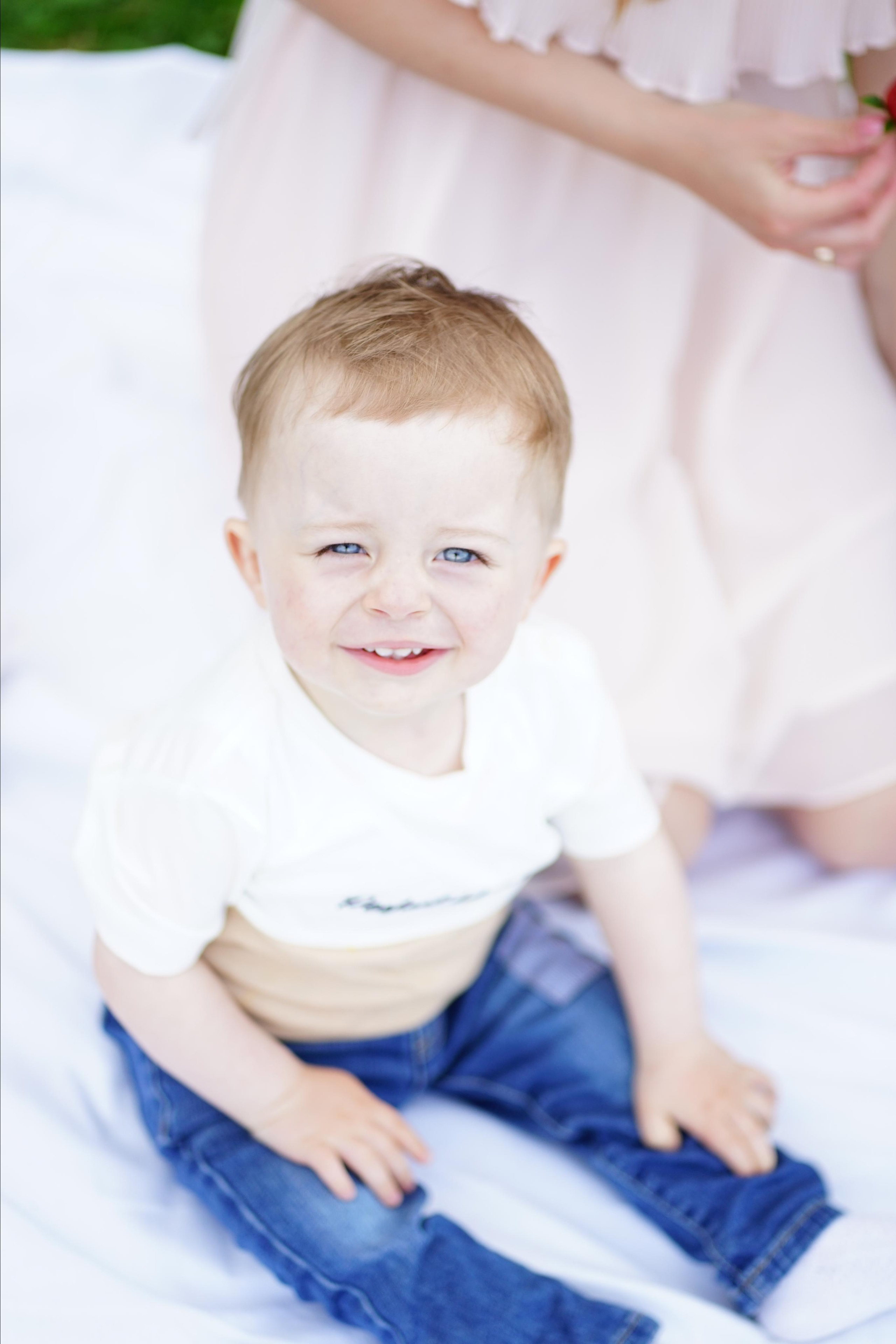 Сімейна фотосесія в стилі пікнік. Сімейний фотограф Київ Наталія Шкаврон