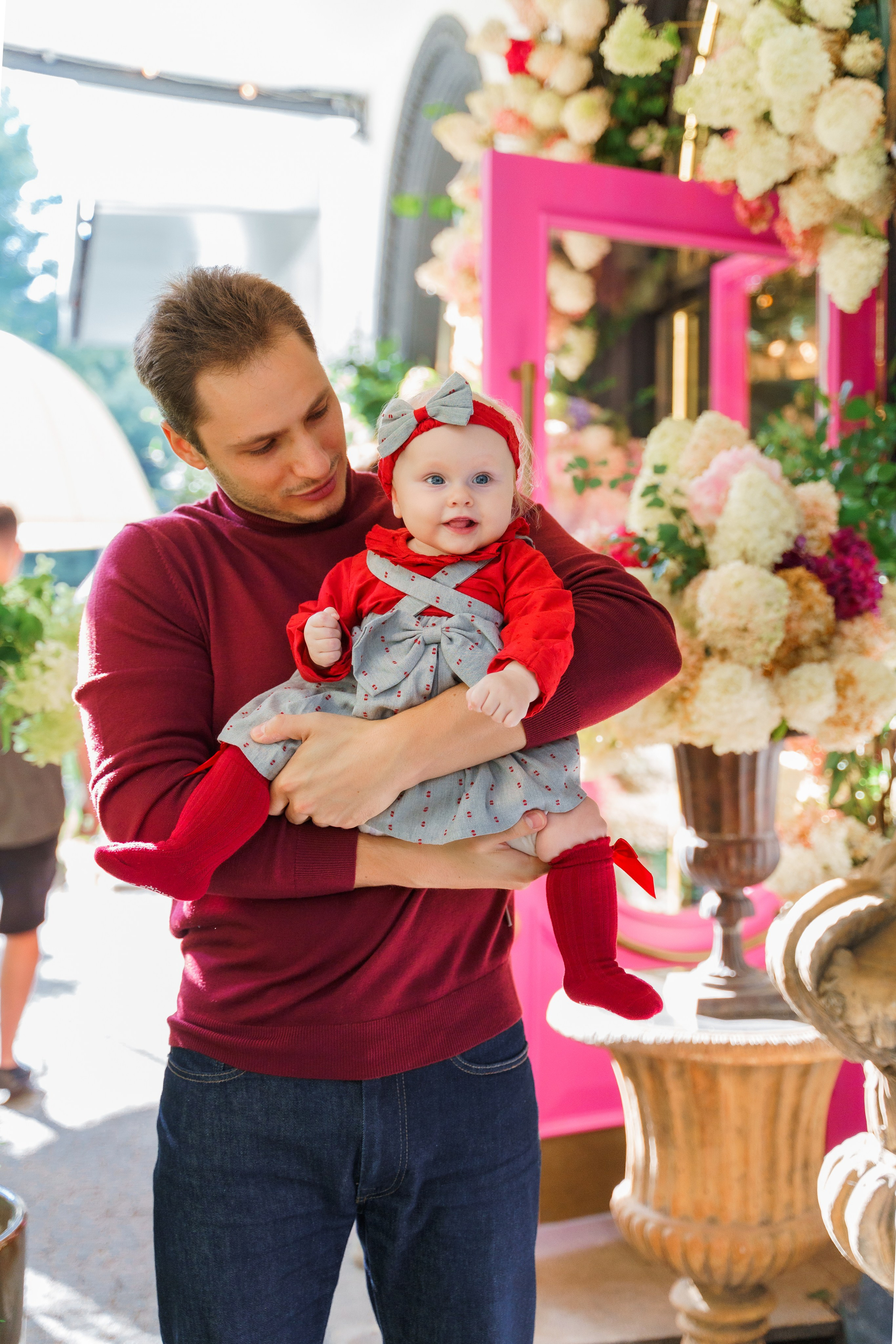 Сімейна фотосесія в гортензіях в Клов саду. Family photographer in Kiev Natalia Shkavron