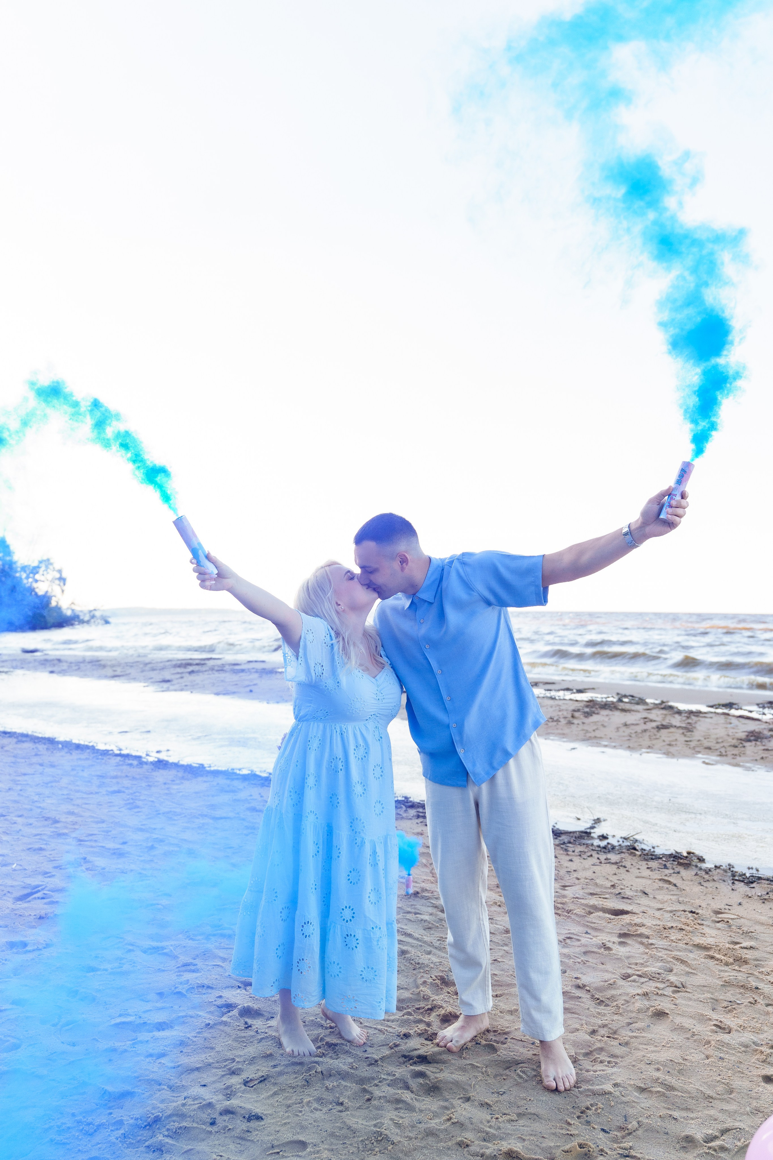Гендер паті на Київському морі. Family photographer in Kiev Natalia Shkavron