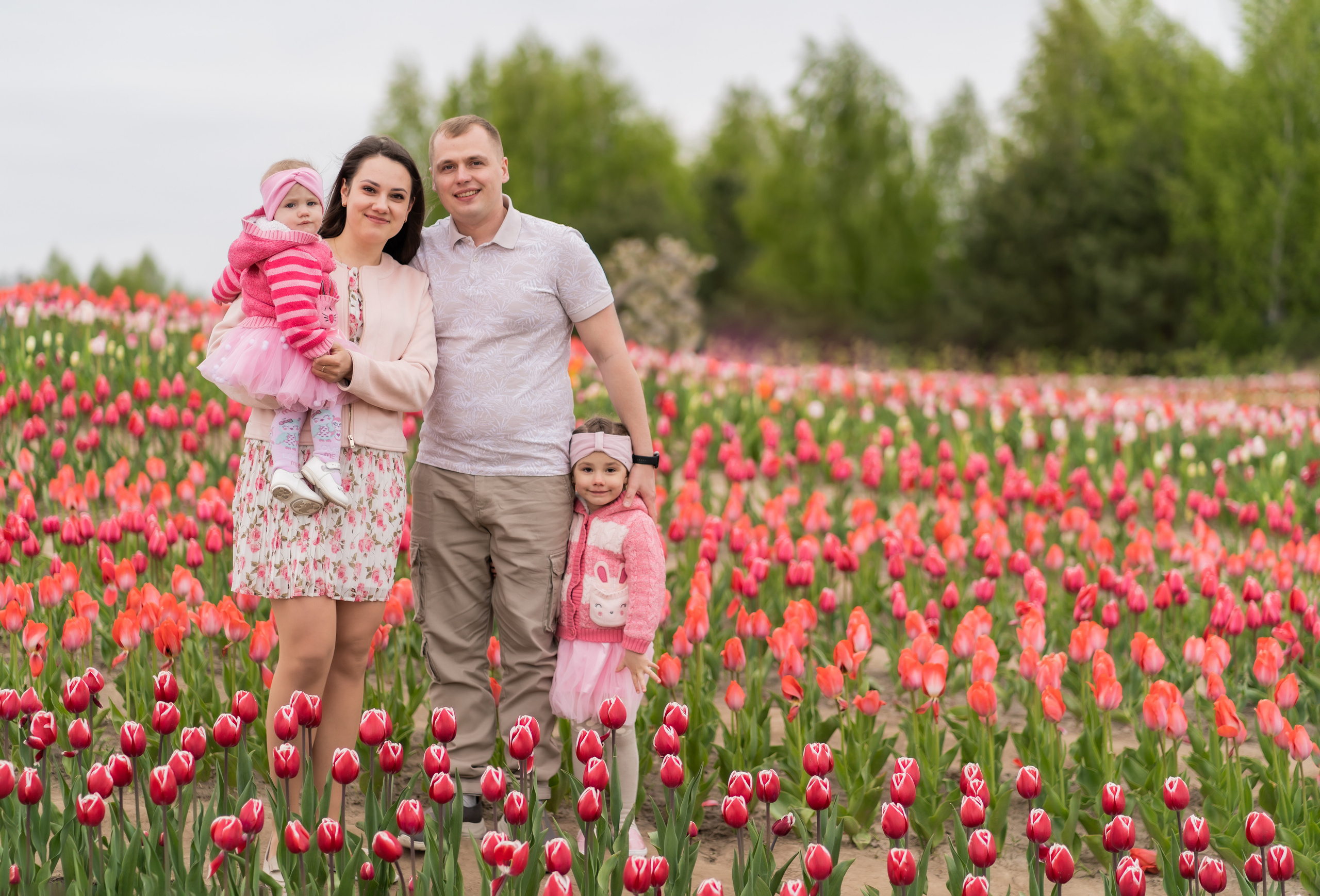 сімейна фотосесія в добропарку, Фотосесія в тюльпанах