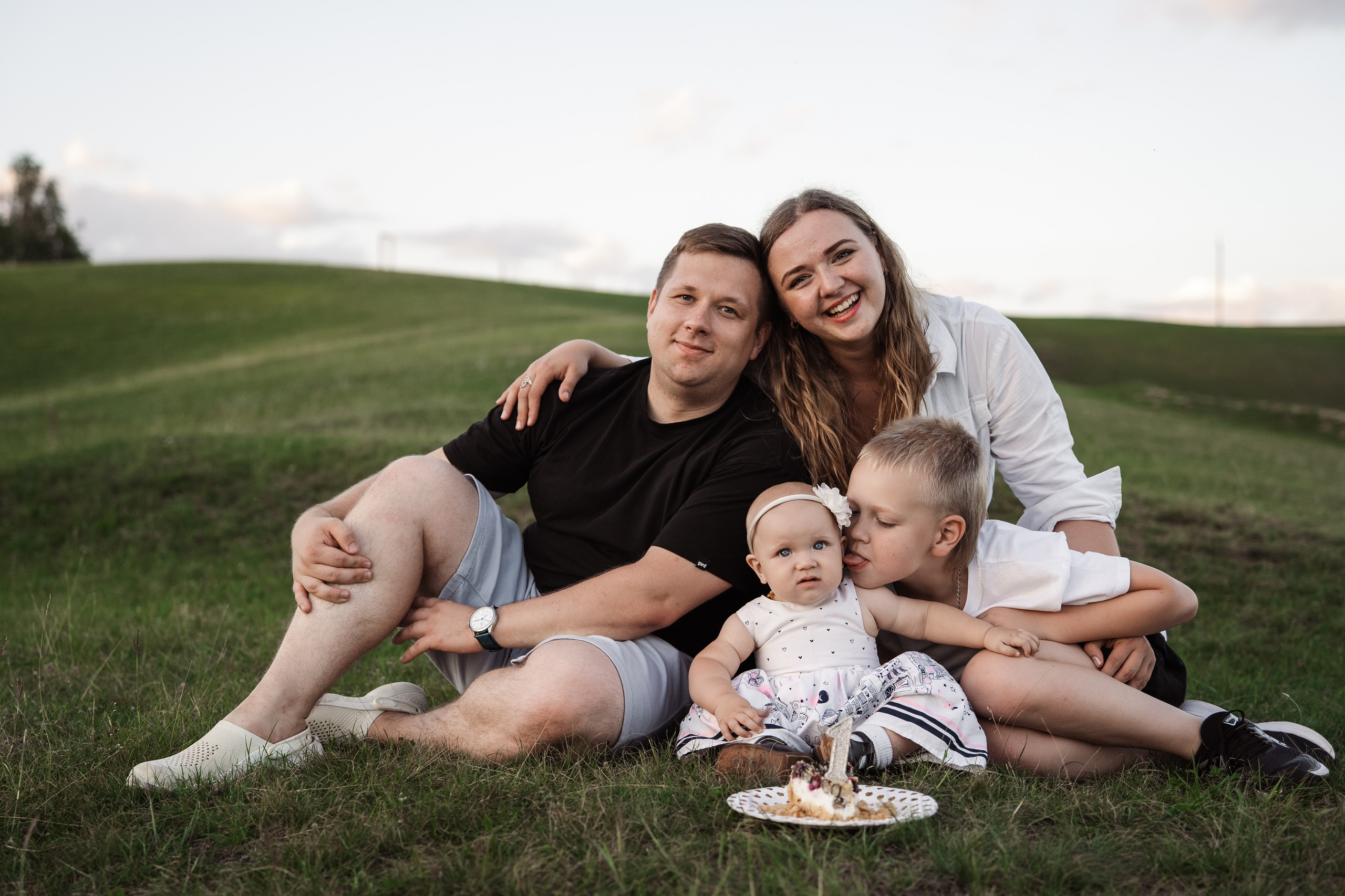 Святкування 1-го дня народження на овечій фермі. Family photographer in Kiev Natalia Shkavron