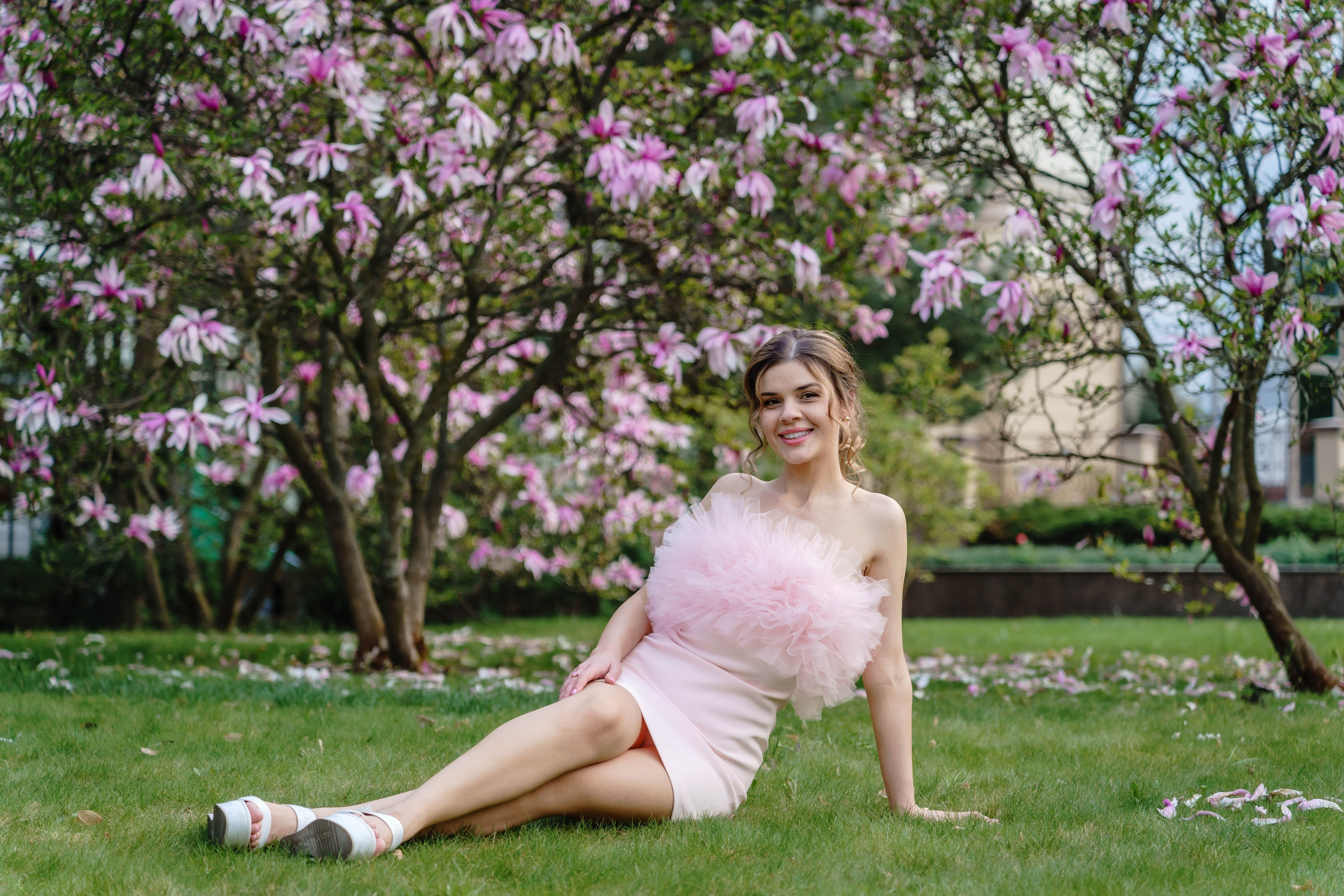 Фотосесія в магноліях. Сімейний фотограф Київ Наталія Шкаврон